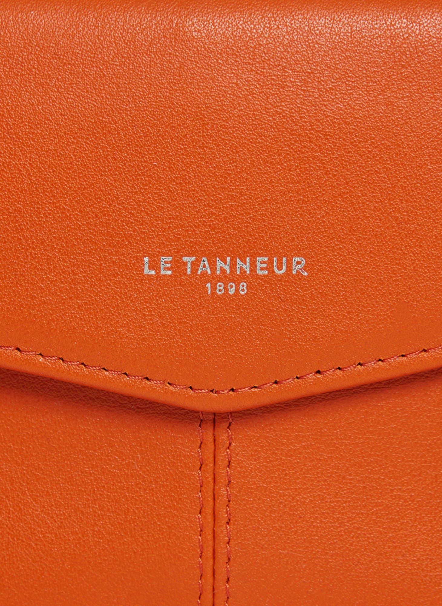 Pochette enveloppe moyen modèle charlotte en cuir lisse LE TANNEUR Orange