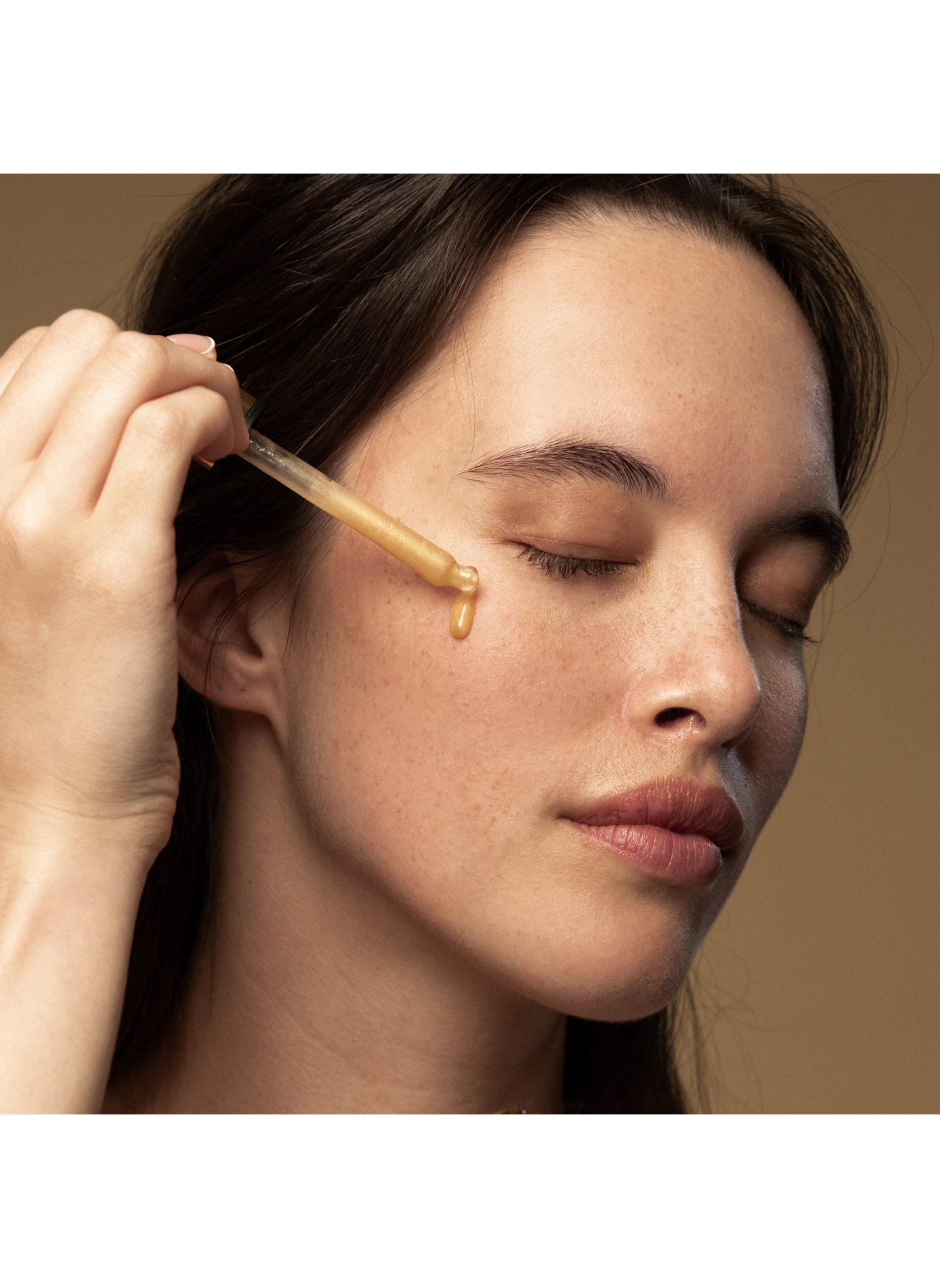 Glow ritual - Sérum à la vitamine C et à l'acide hyaluronique végétal ANTIPODES No color