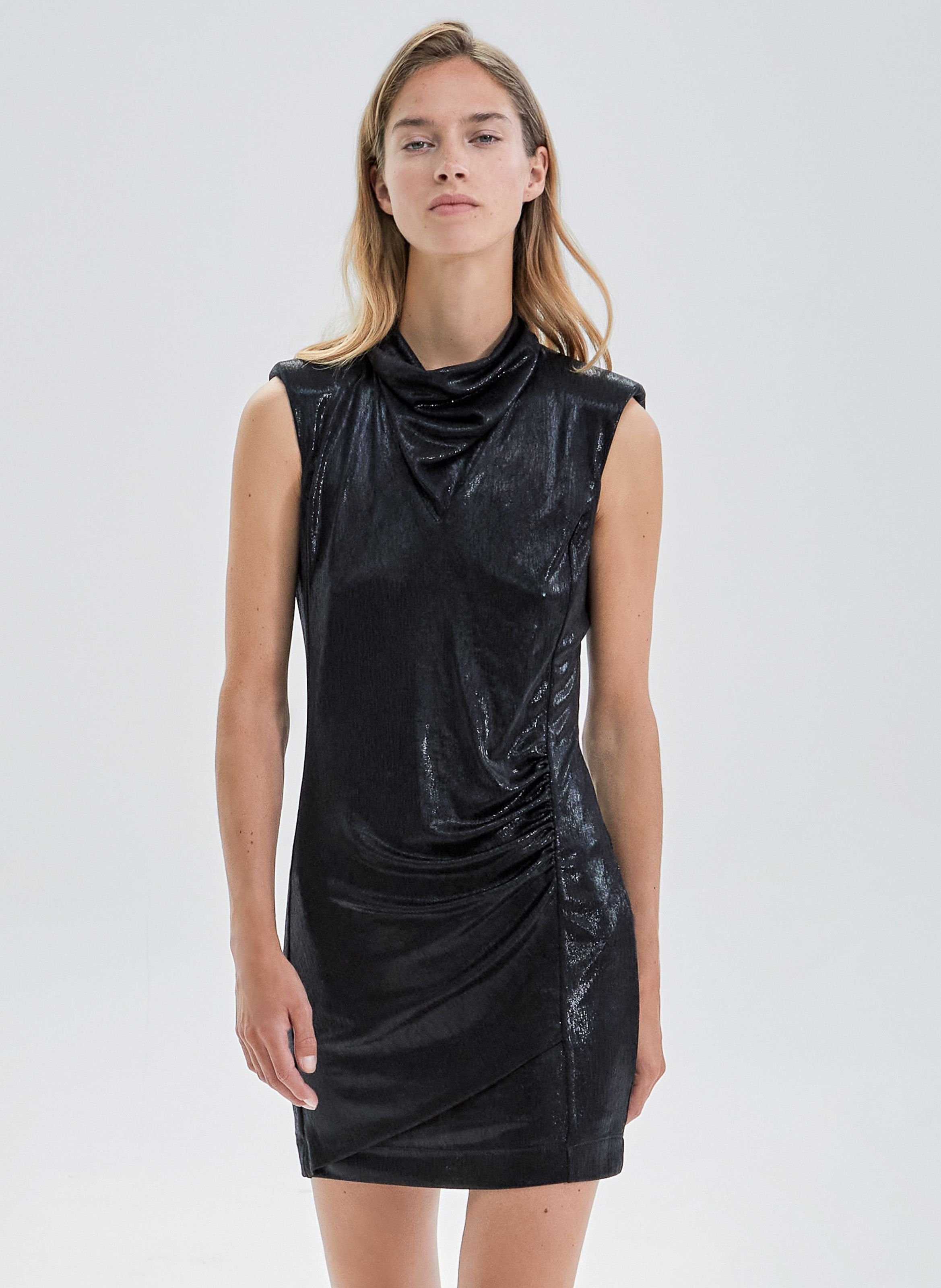 Robe courte col bénitier drapée et lamée