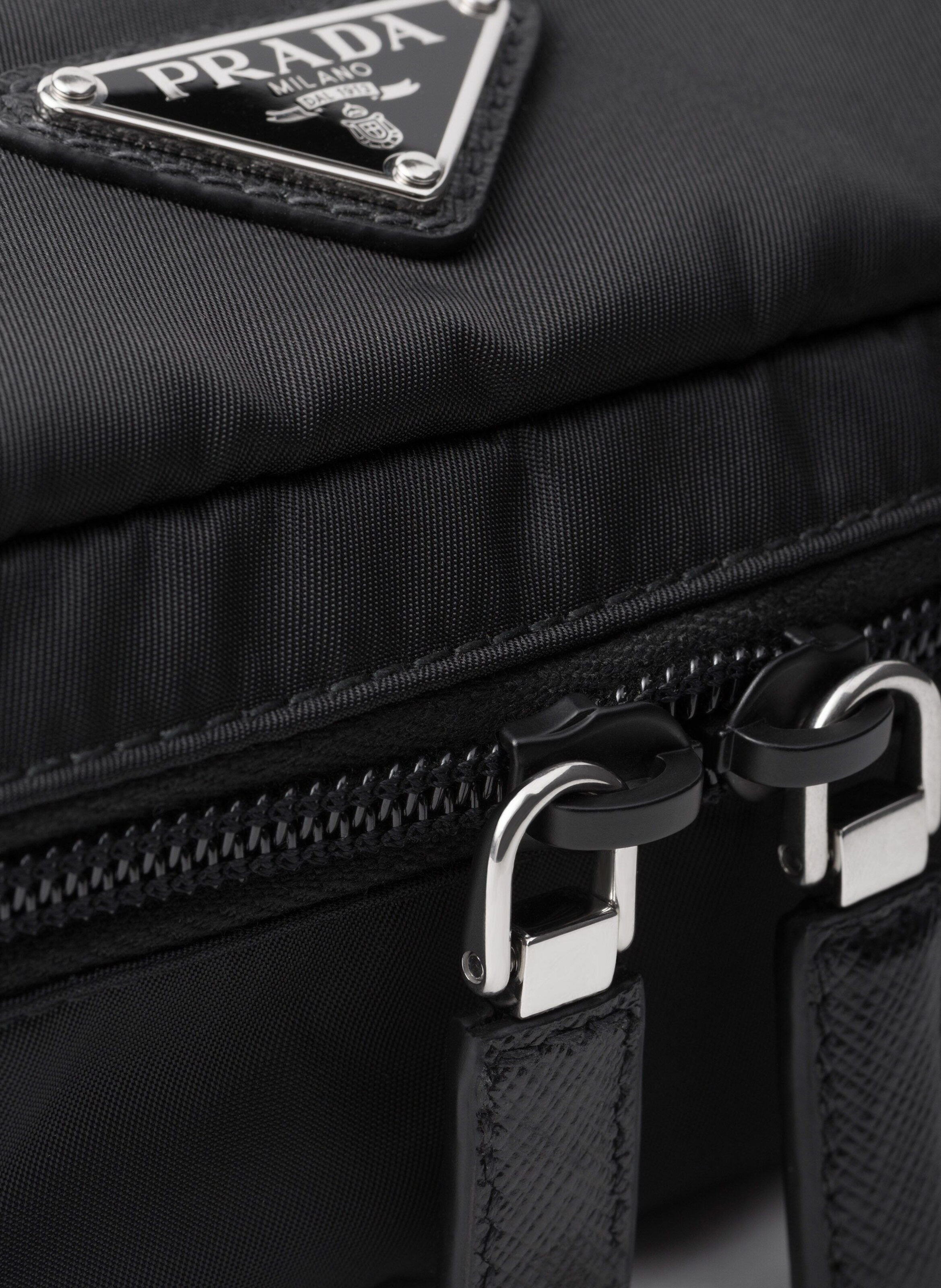 Pochette zippée en re-nylon PRADA Noir