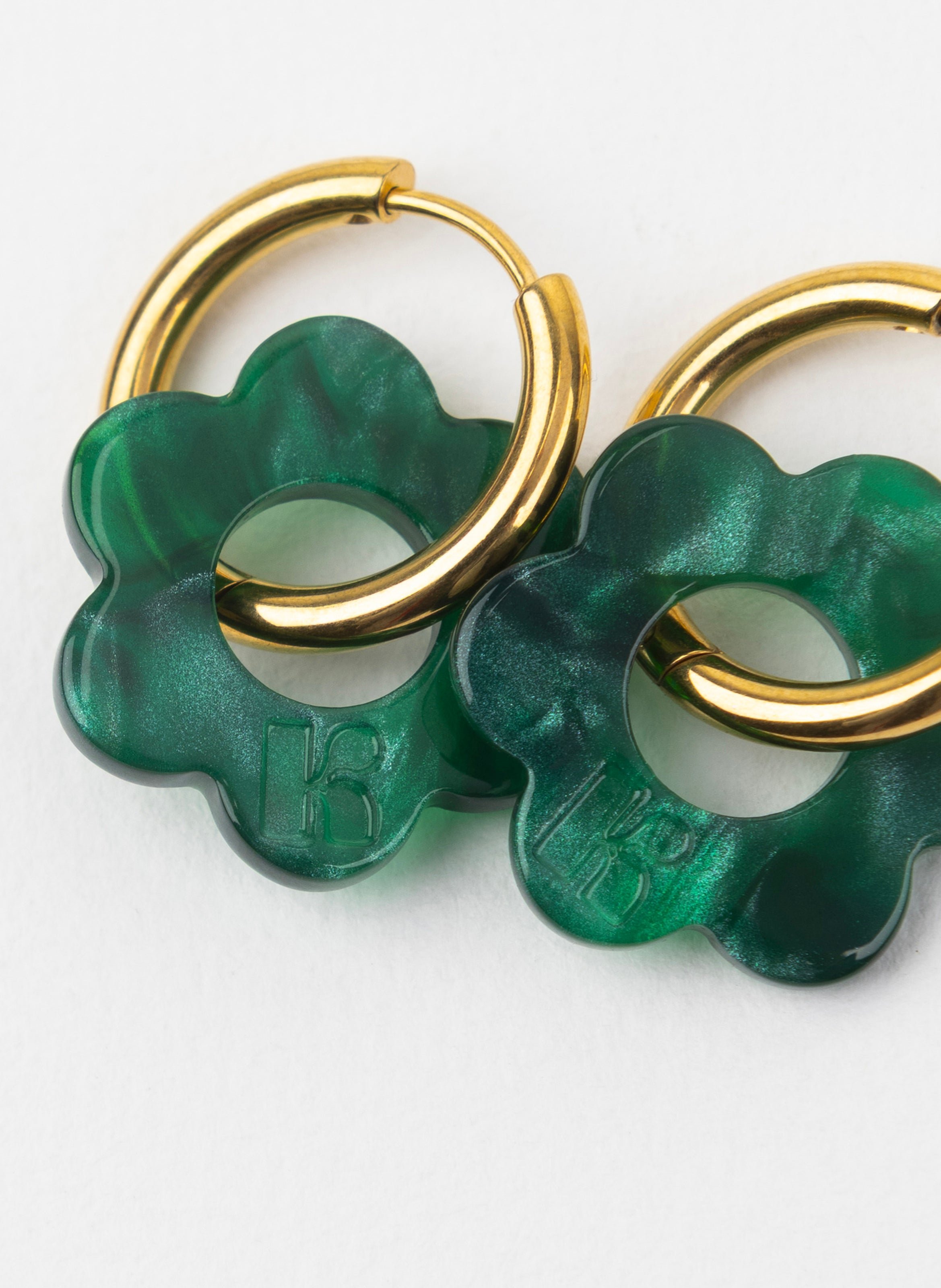 Boucles d'oreilles Baby Fleurette avec anneaux en acier inoxydable argenté KURAGE GINZA Vert