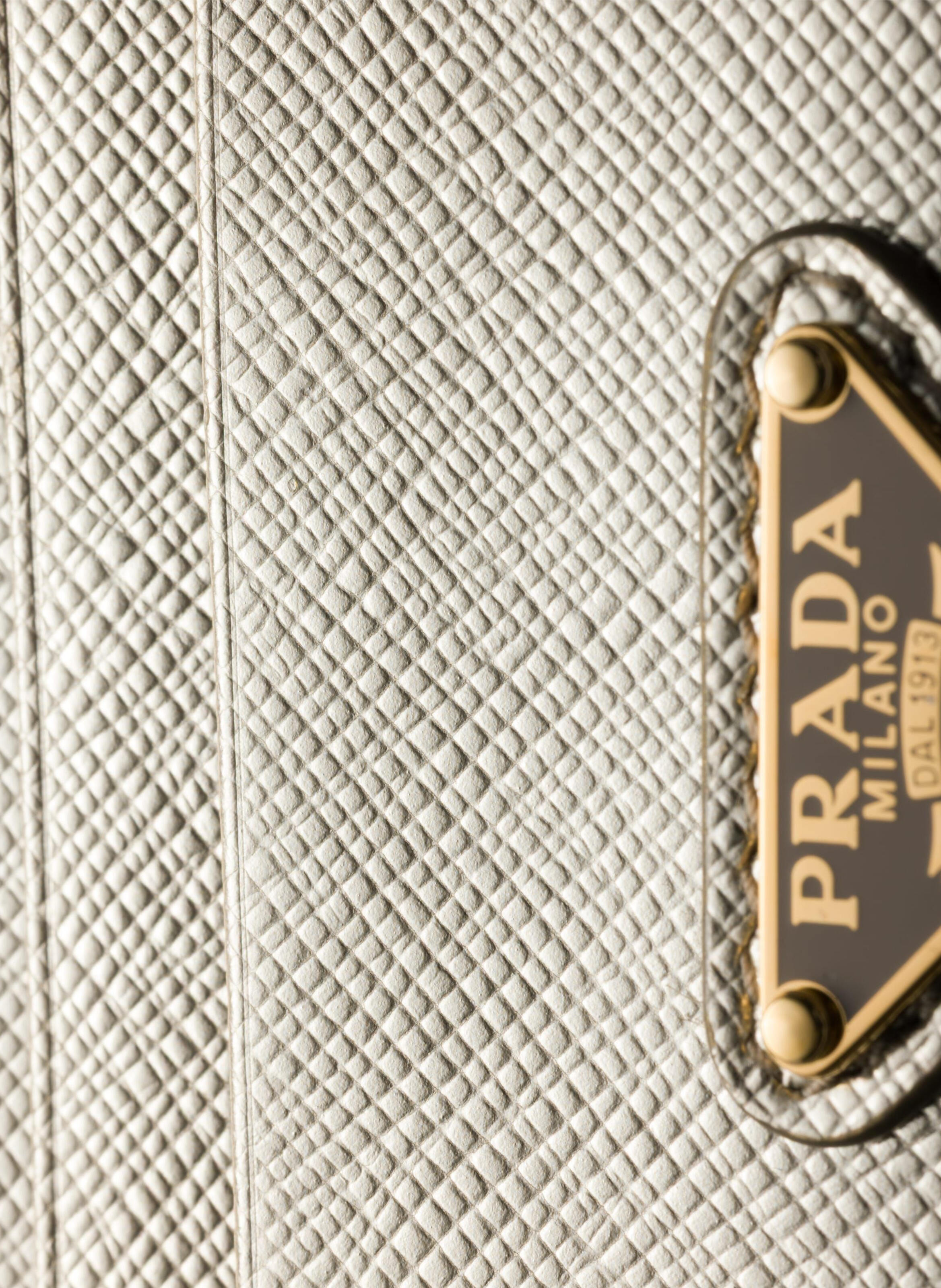 Porte-cartes en cuir saffiano PRADA Argent