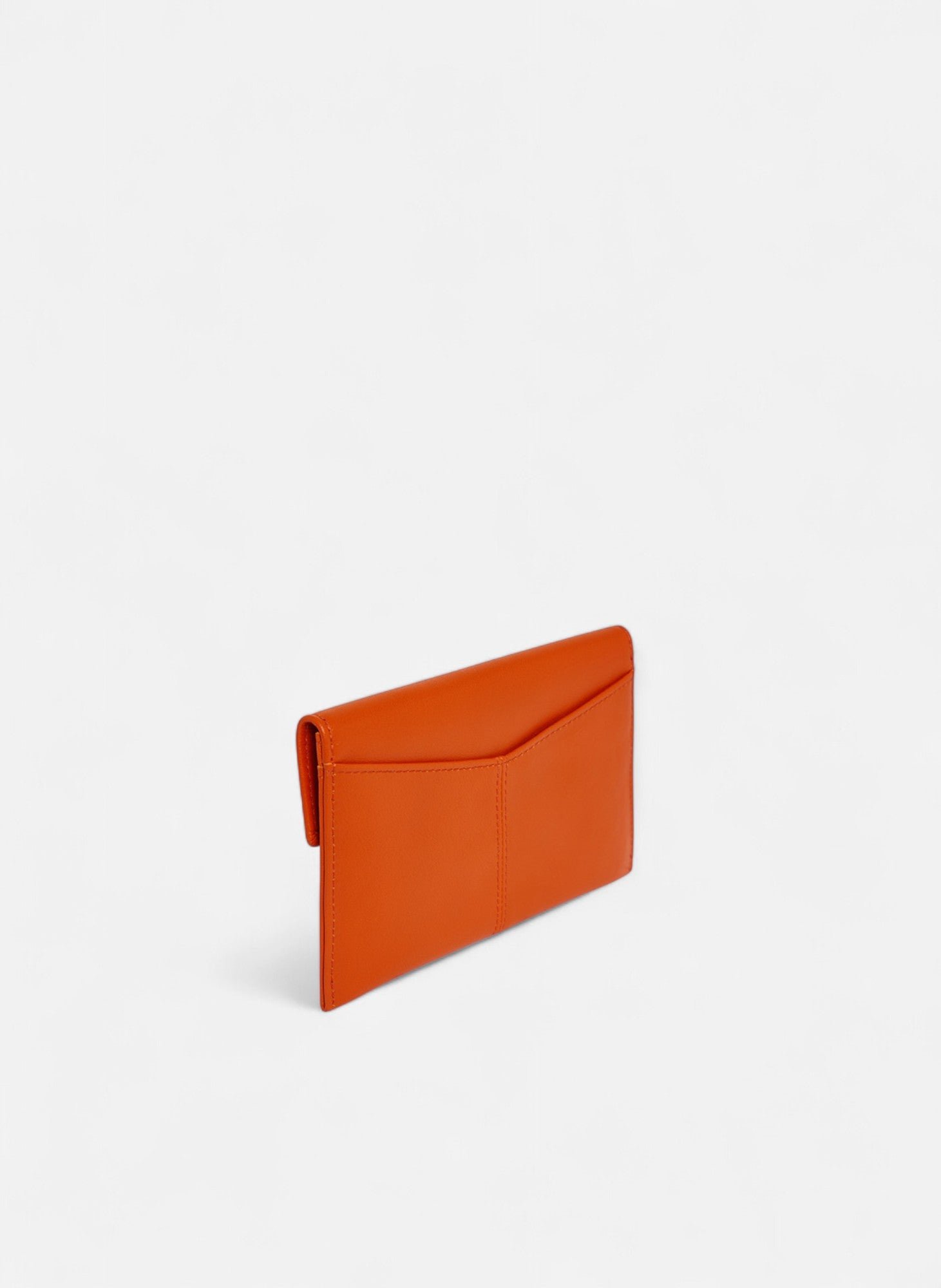 Pochette enveloppe moyen modèle charlotte en cuir lisse LE TANNEUR Orange