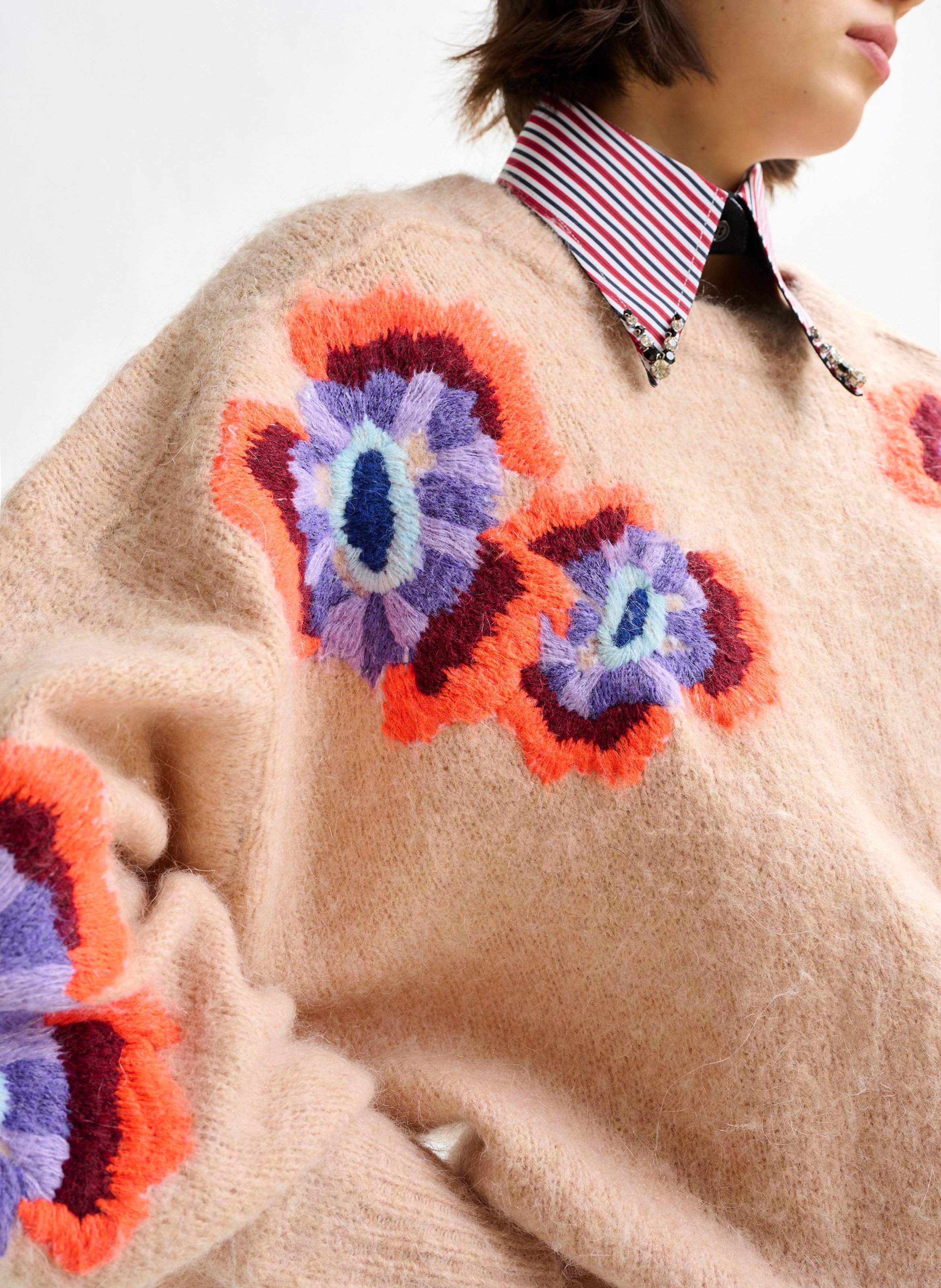 Pull ample jacquard fleuri Impossible1 ESSENTIEL ANTWERP Marron