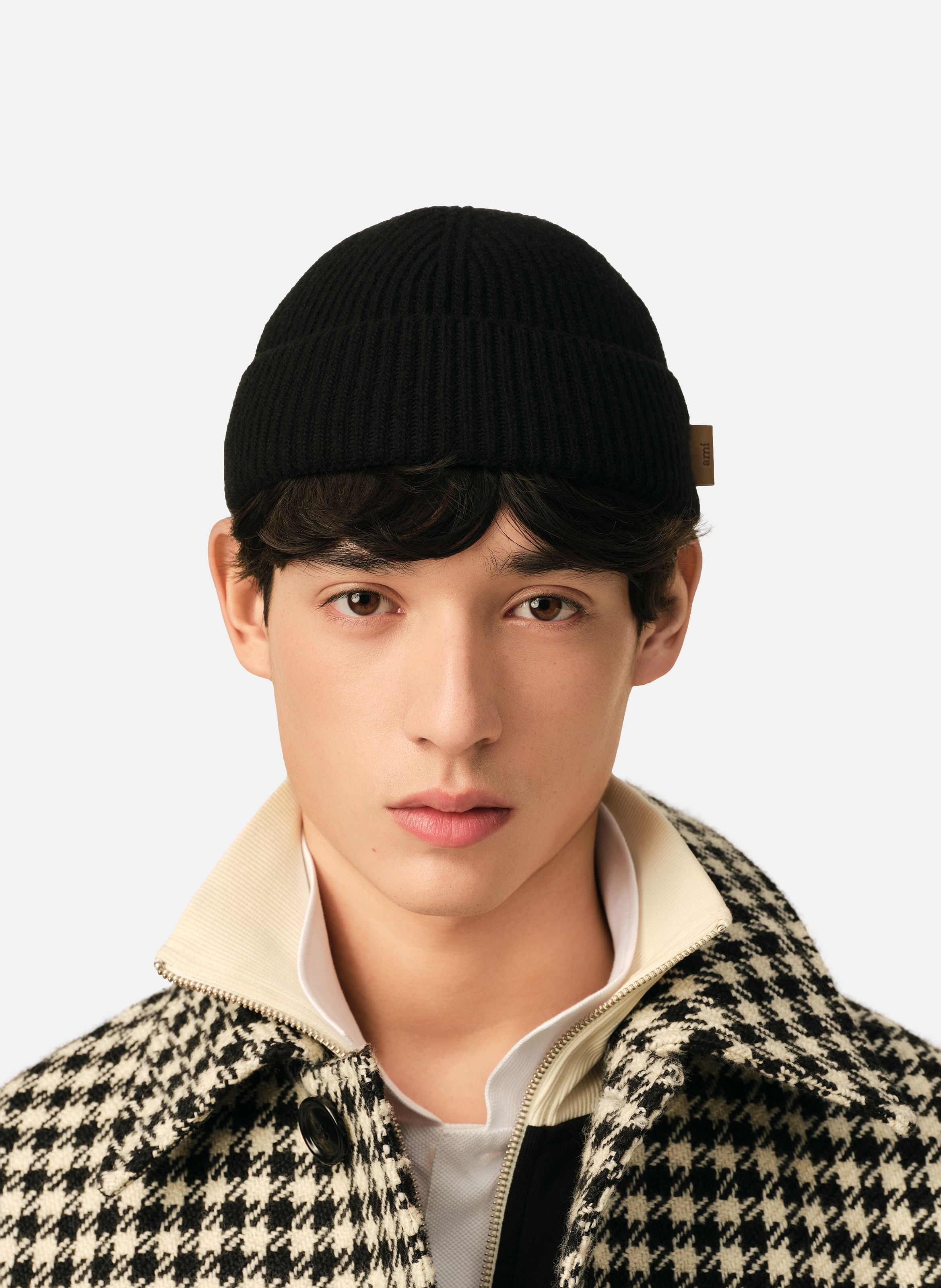 Bonnet etiquette cuir ami unisexe en laine AMI PARIS Noir