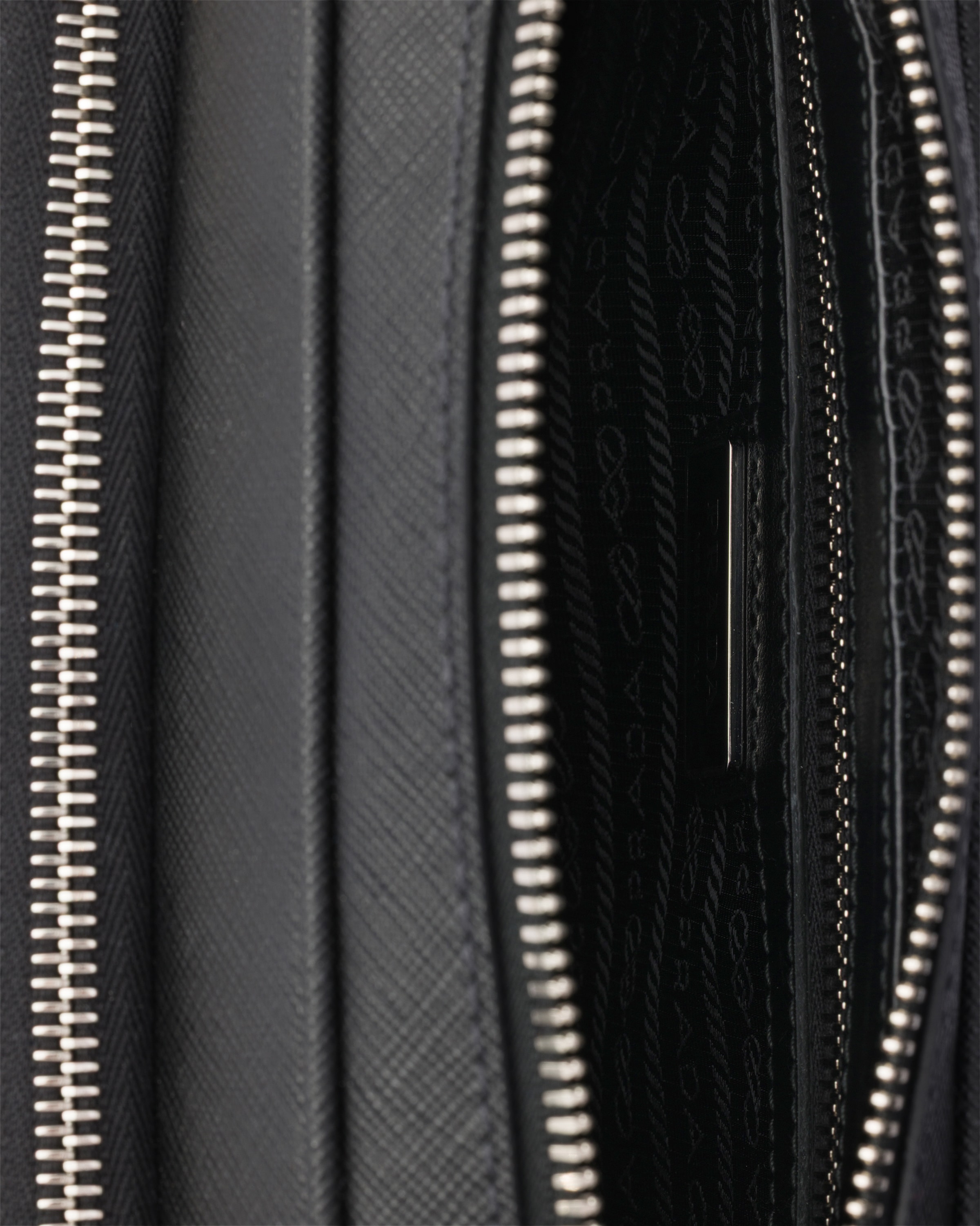 Sac porté épaule en cuir saffiano PRADA Noir