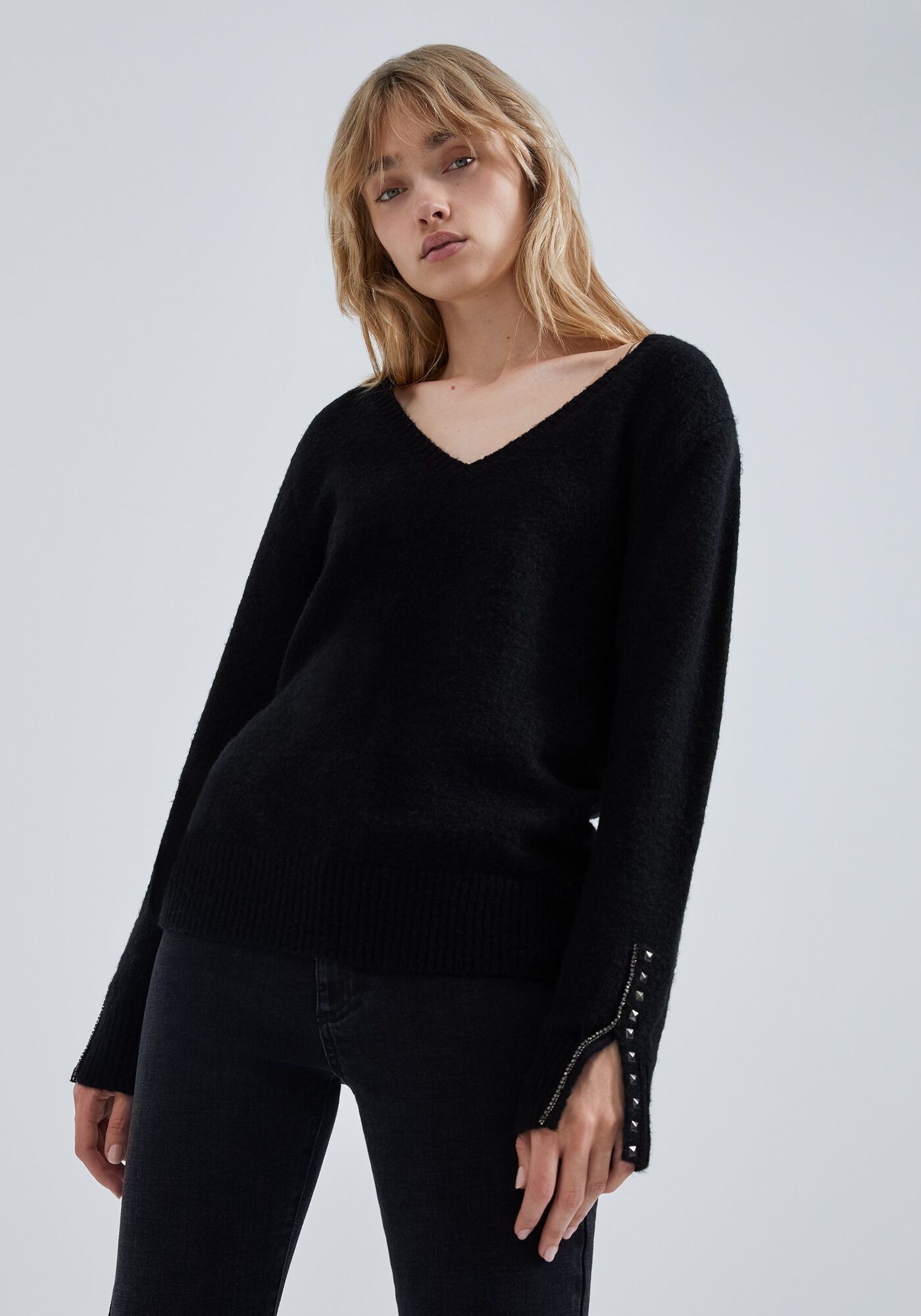 Pull droit à col v en laine mélangée