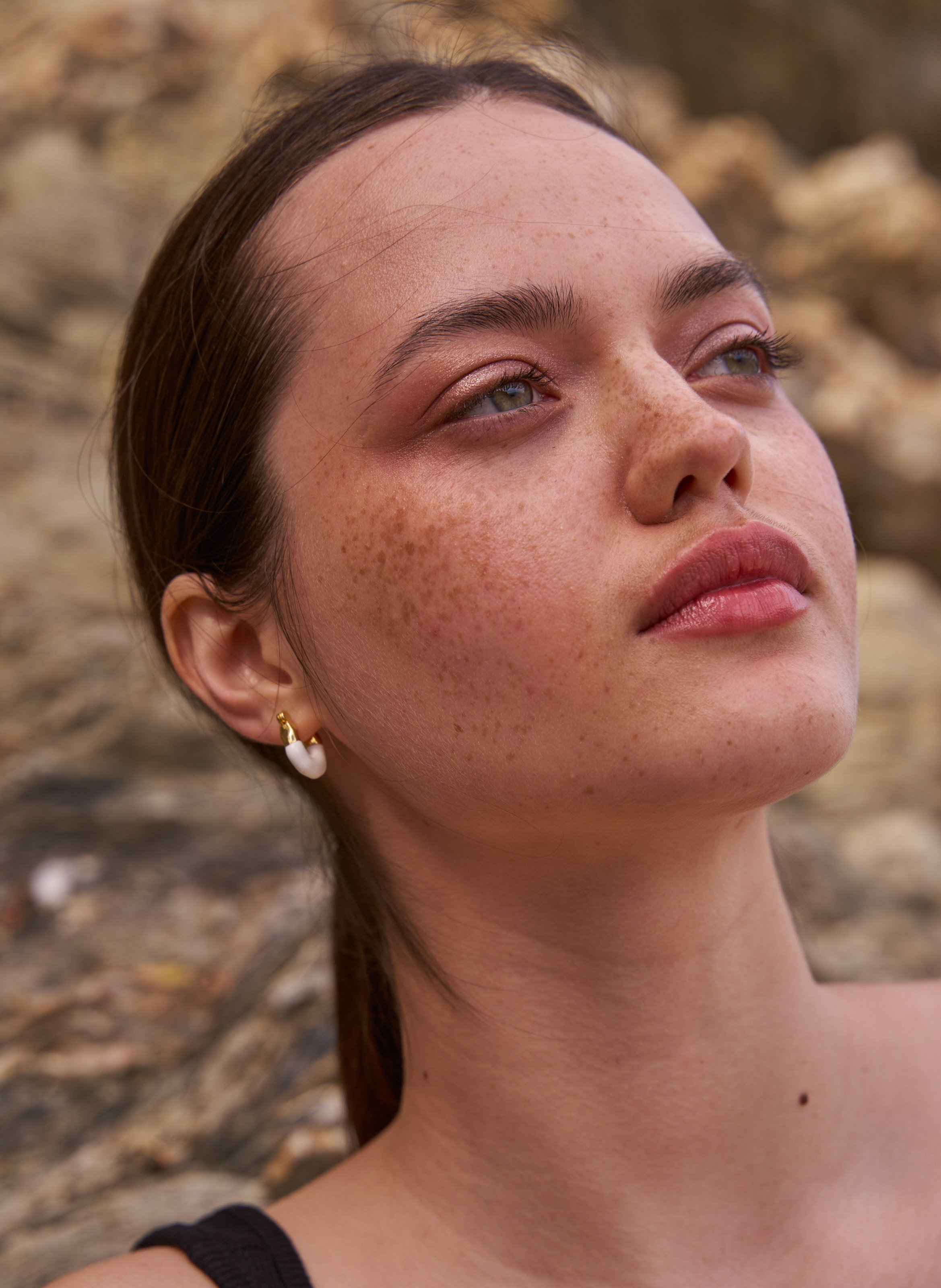 Boucles d'oreille mini Wave en laiton plaqué or