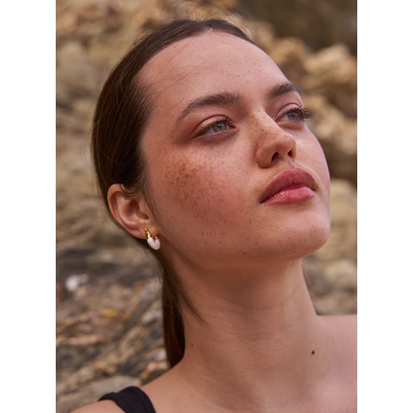 Boucles d'oreille mini Wave en laiton plaqué or