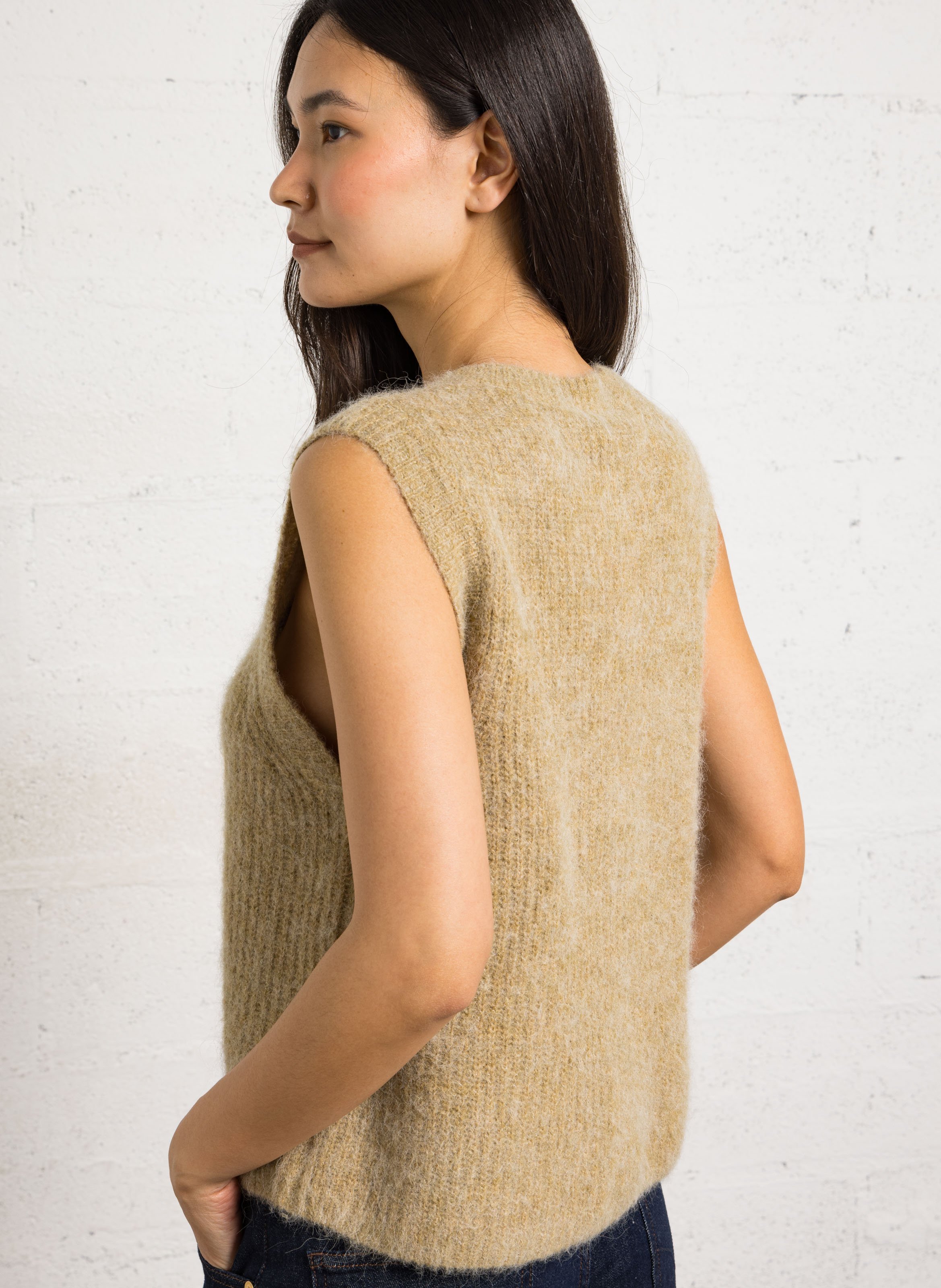 Gilet sans manches en maille duveteuse east AMERICAN VINTAGE Beige