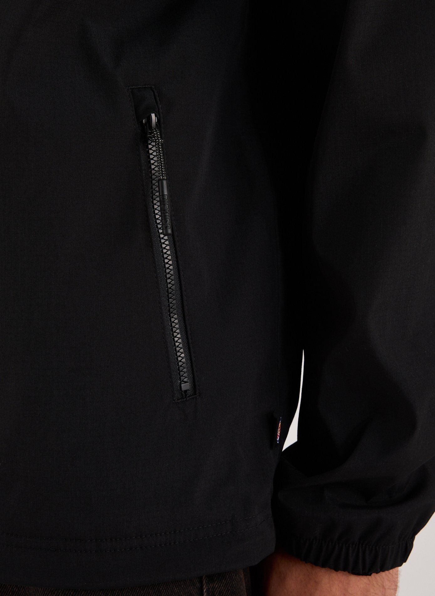 Recycled polyester-blend windbreaker jacket Black