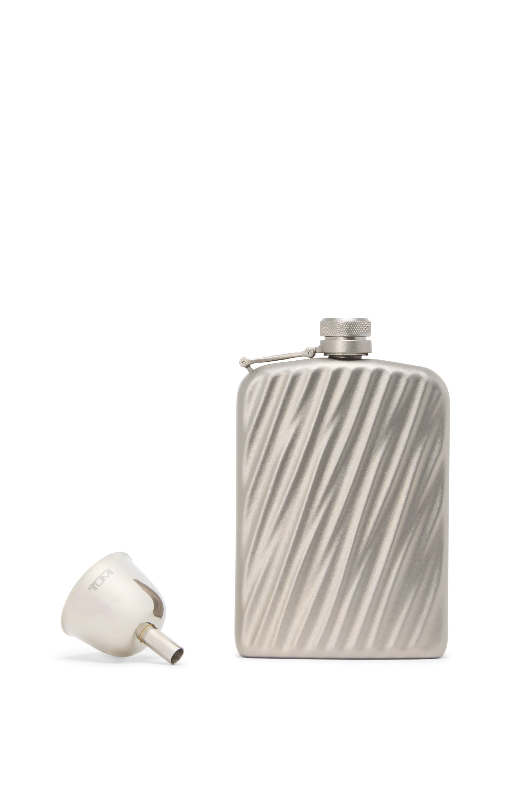 19 degree titanium lifestyle accessory taille s TUMI Argent