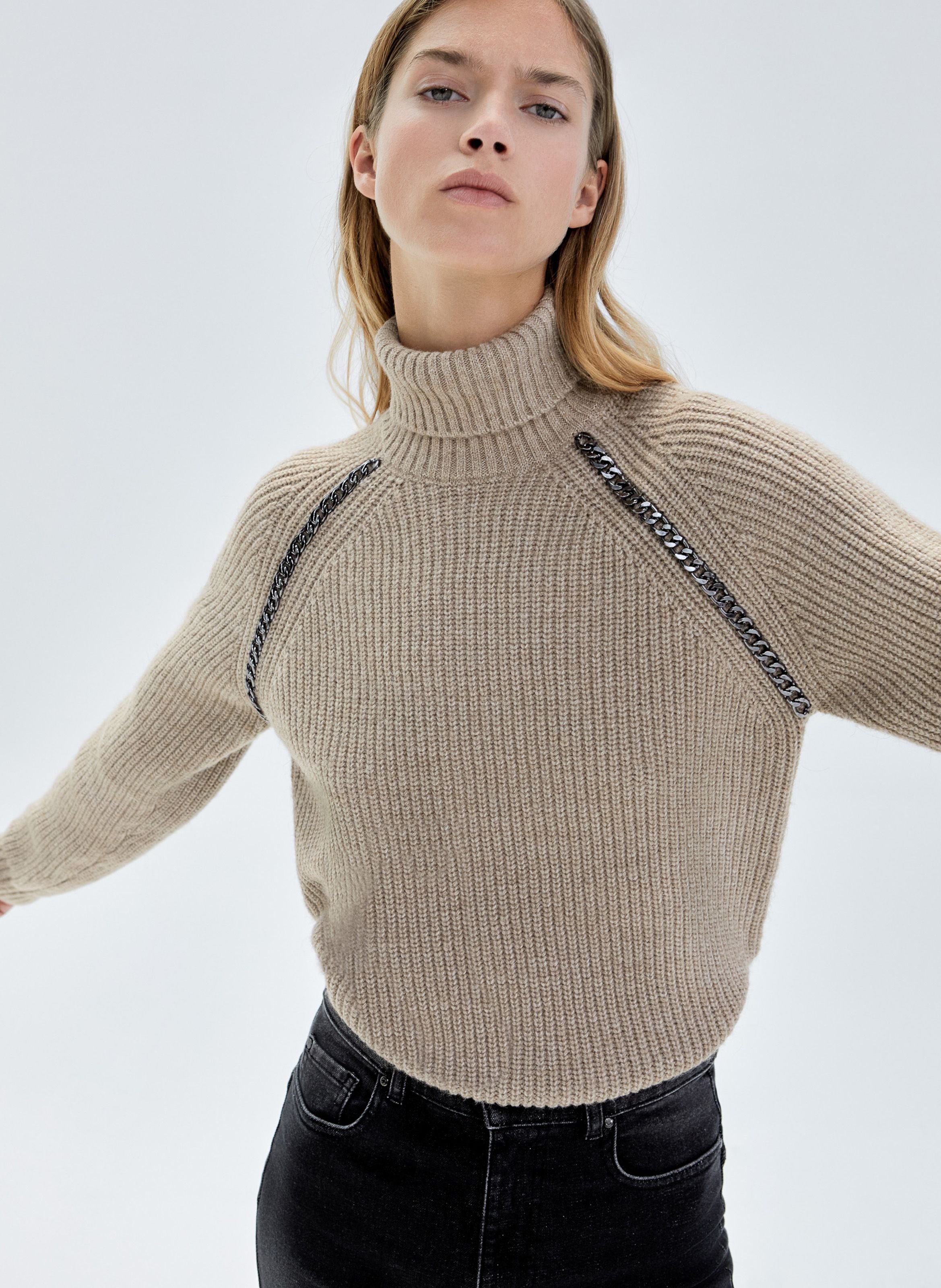 Pull droit à col roulé