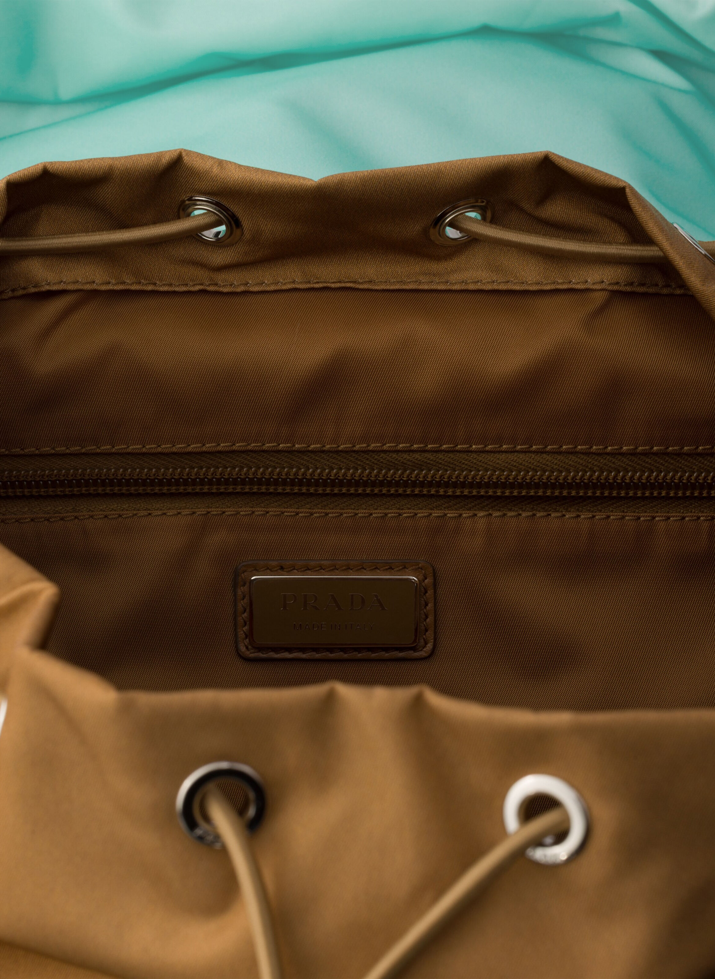 Grand sac à dos en Re-Nylon et cuir Saffiano PRADA Marron