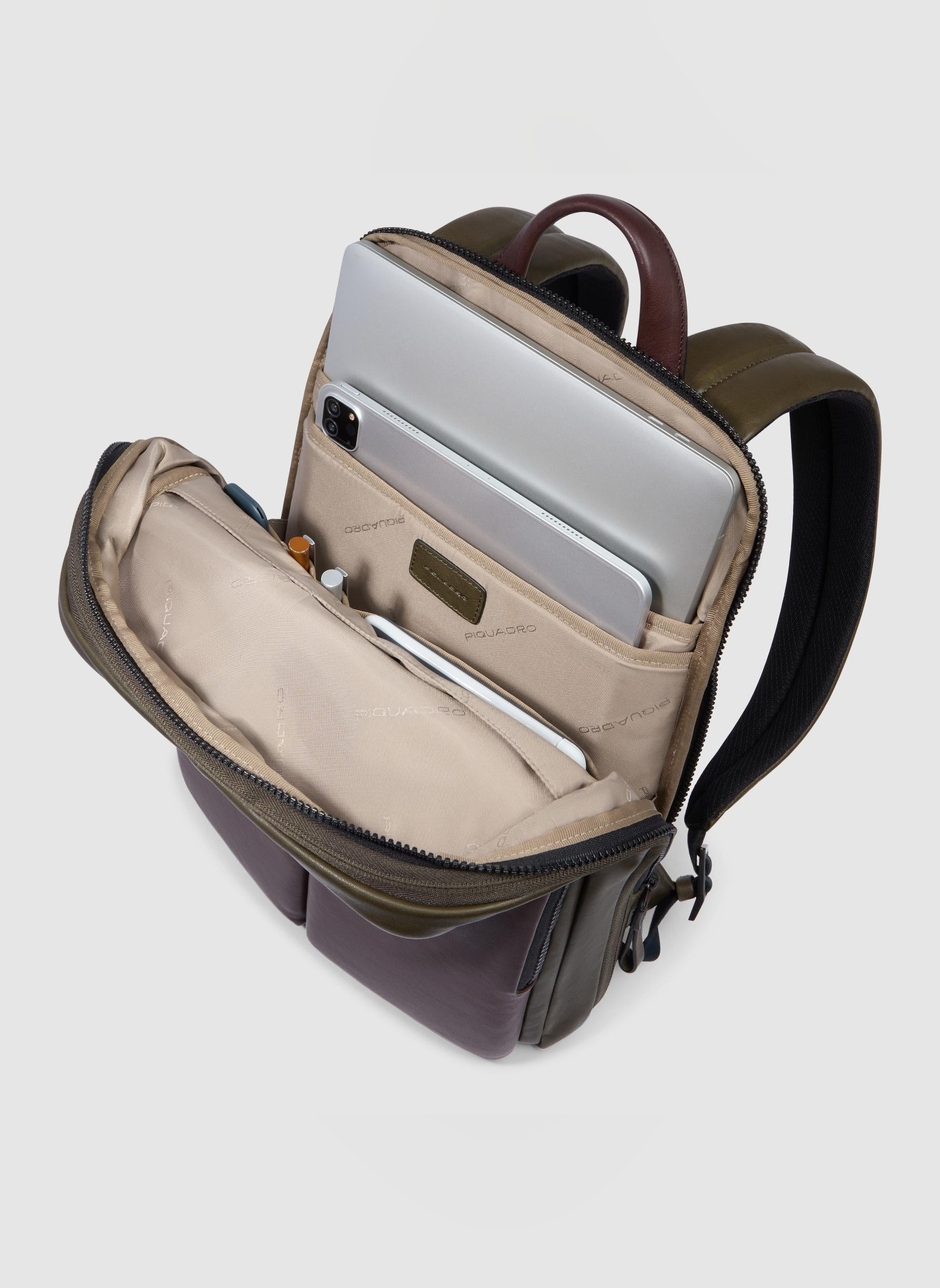 Sac à dos mince pour ordinateur 14", extensible PIQUADRO Vert