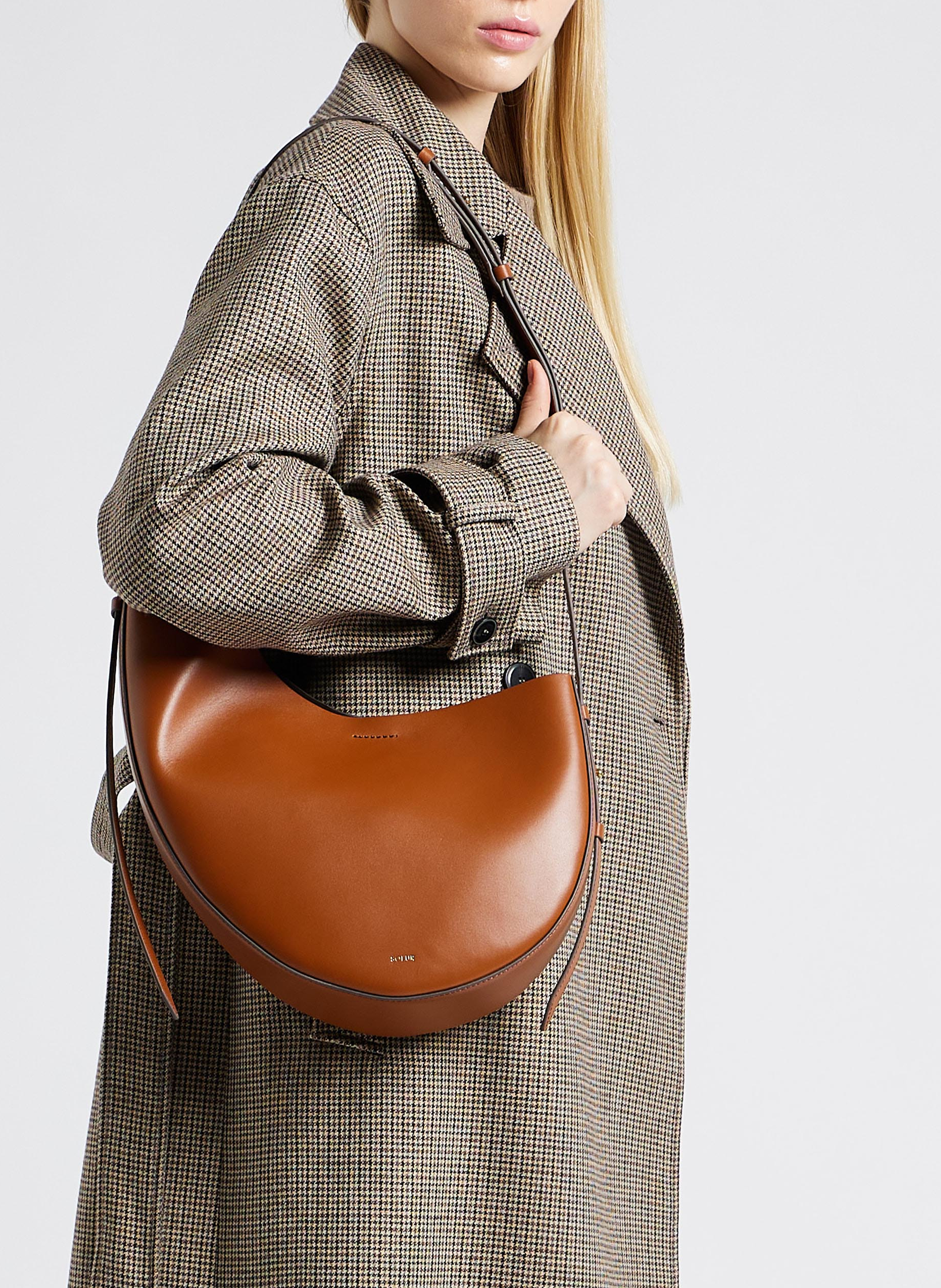 Sac bandoulière asymétrique en cuir lisse winona SOEUR Beige
