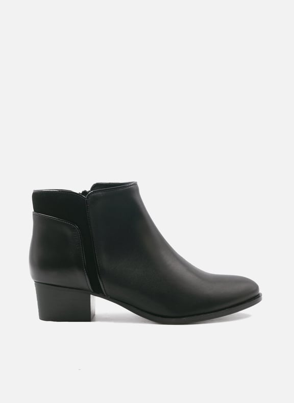 Bottine moyen talon cuir lisse Noir by JULES & JENN JULES & JENN Bottine moyen talon cuir lisse Noir