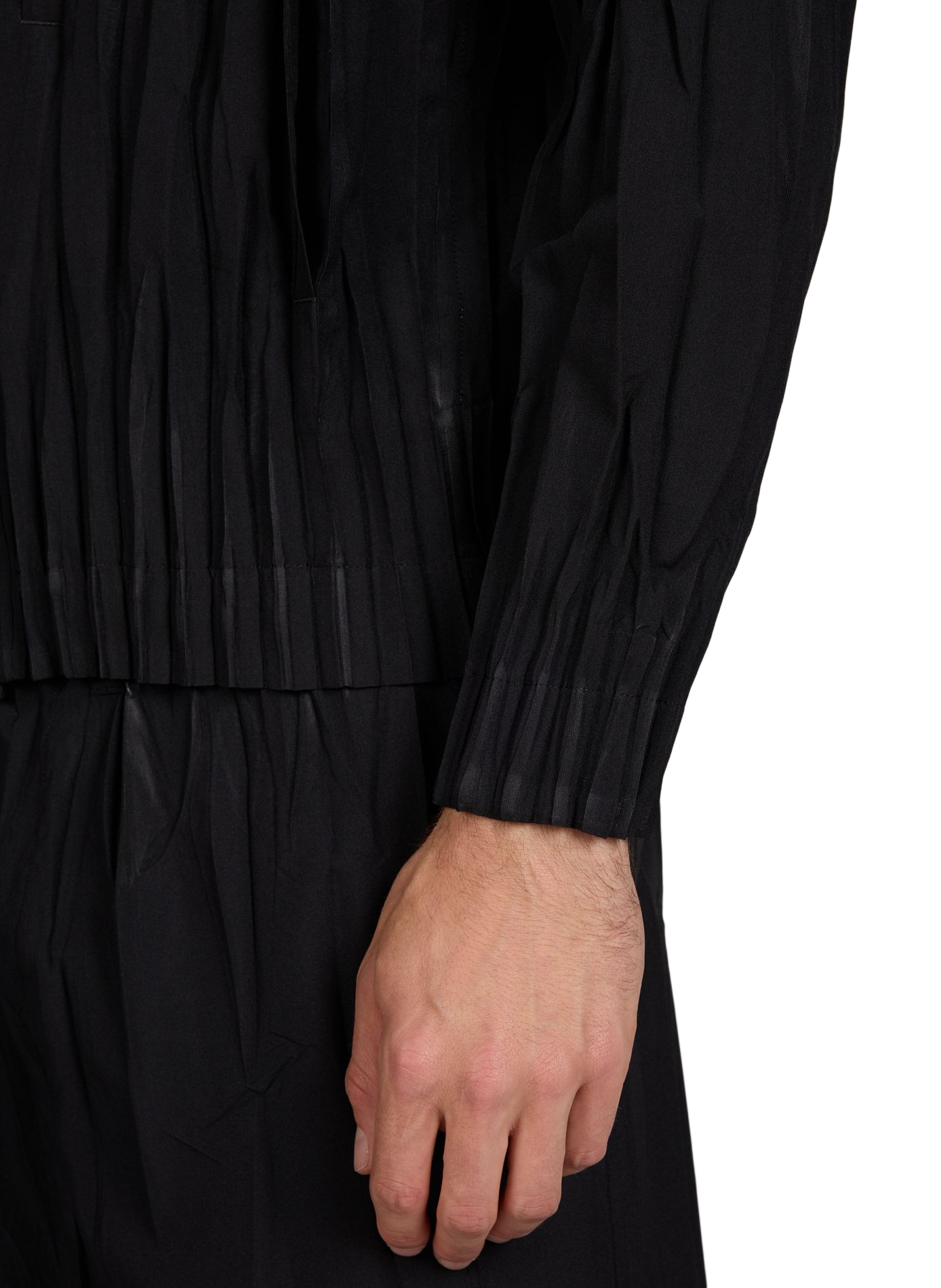 Veste plissée à col montant ISSEY MIYAKE Noir
