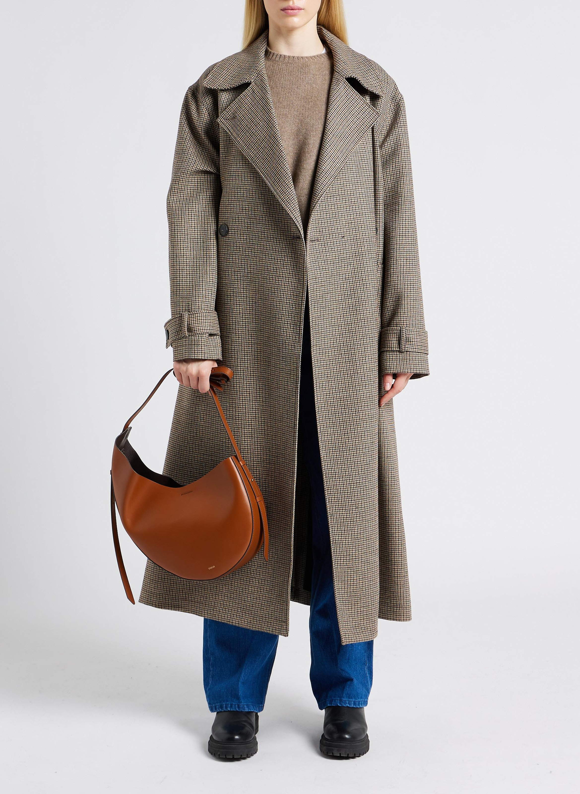Sac bandoulière asymétrique en cuir lisse winona SOEUR Beige