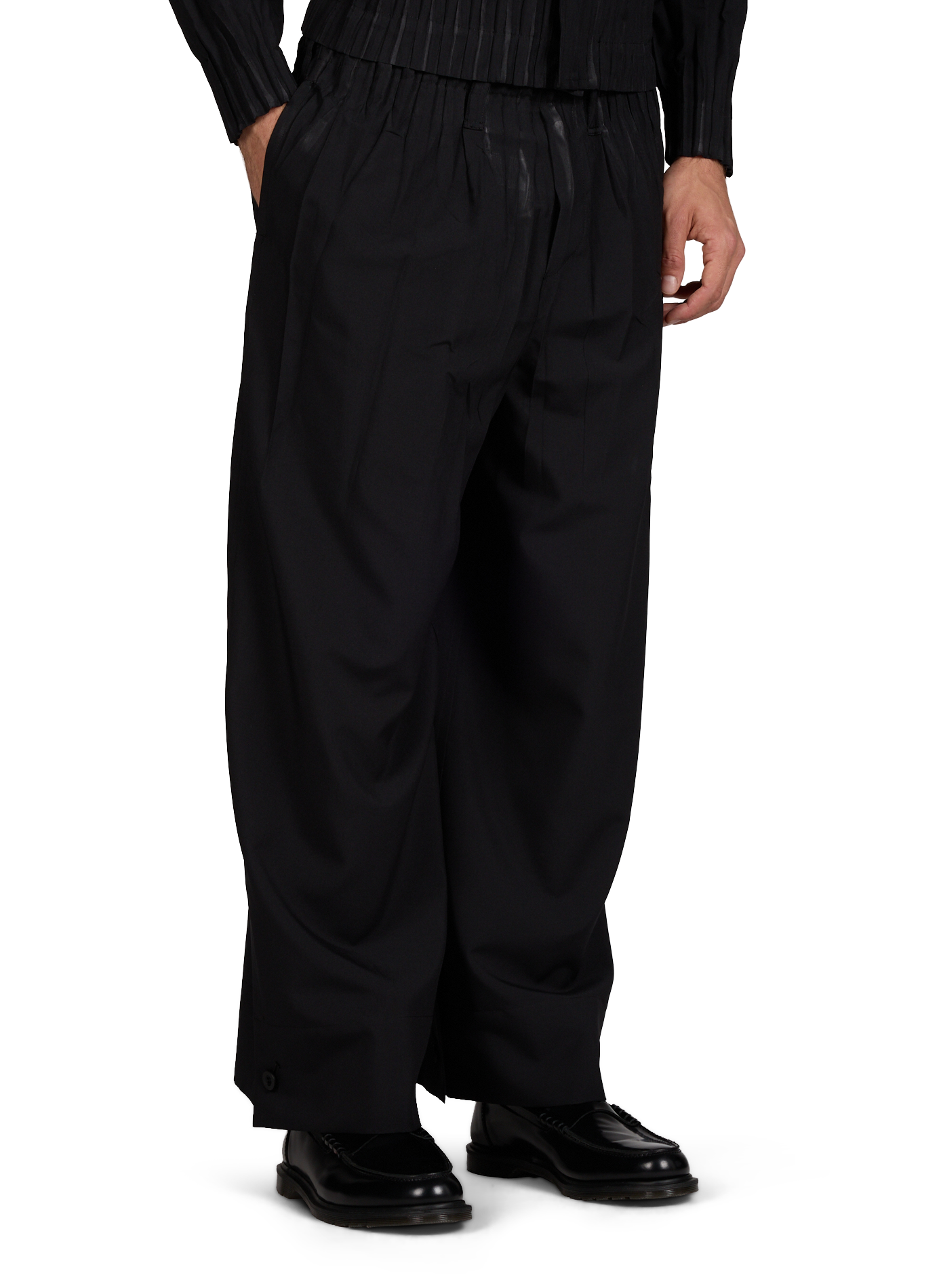 Pantalon droit élastiqué ISSEY MIYAKE Noir