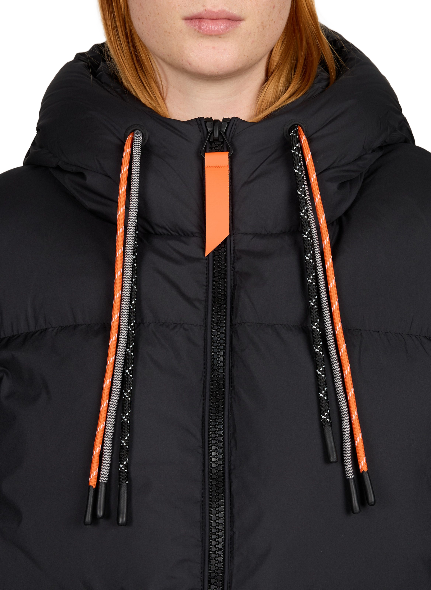 Gerade geschnittene Daunenjacke LINDSAY mit Kapuze GERTRUDE Schwarz