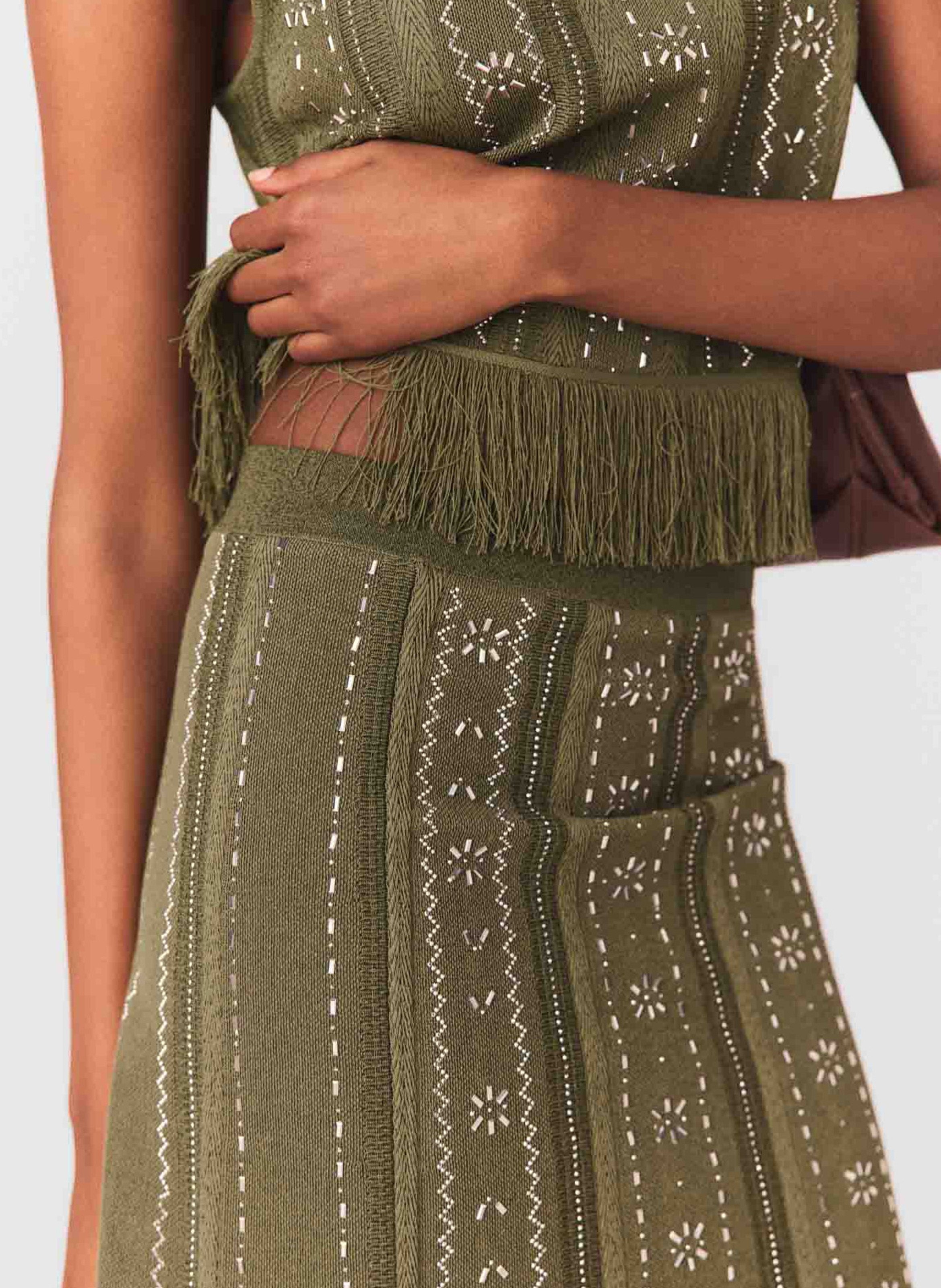 Jupe en maille avec fleurs strassé MAJE Kaki