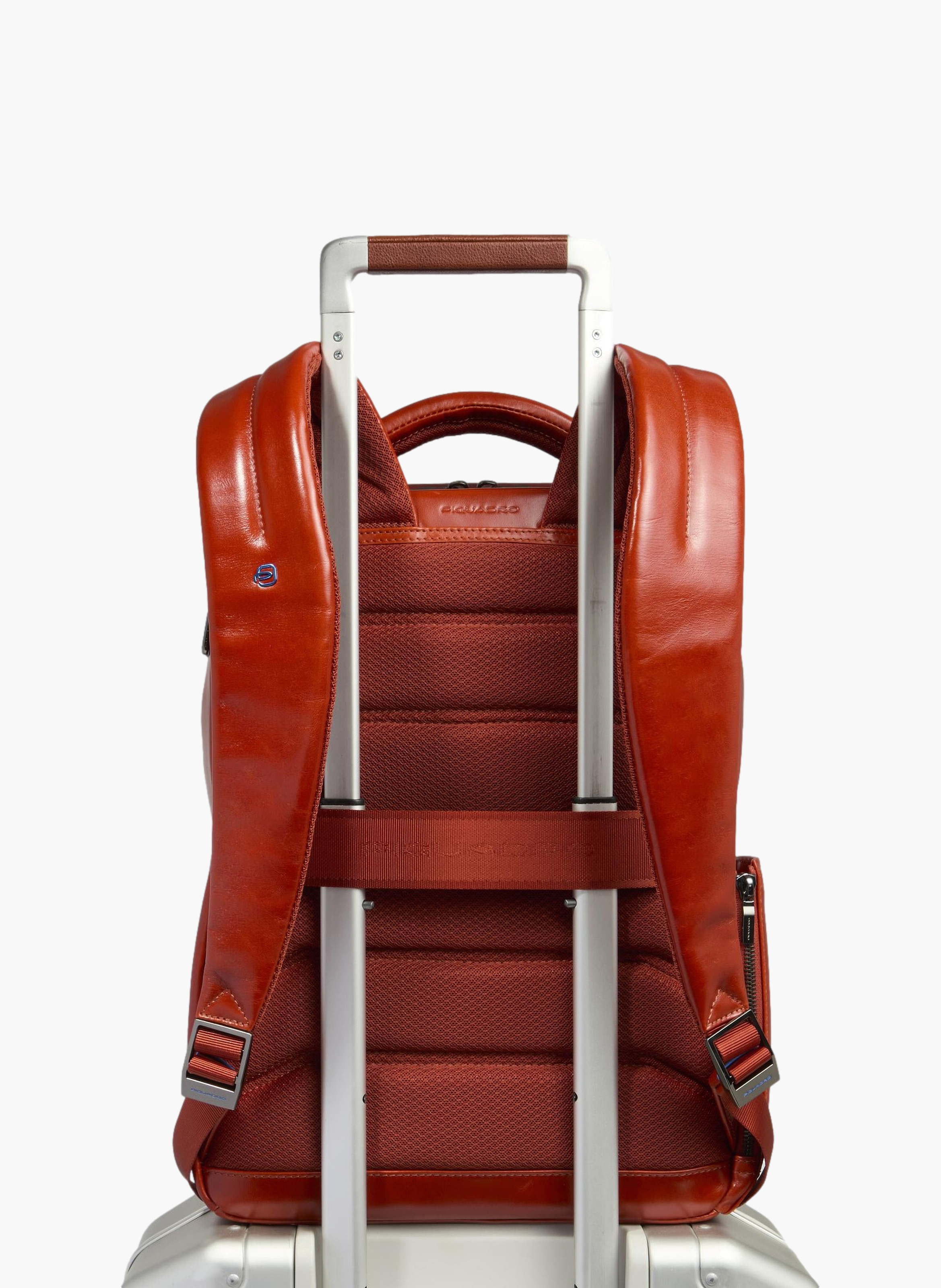 Sac à dos de voyage pour ordinateur 14" PIQUADRO Marron