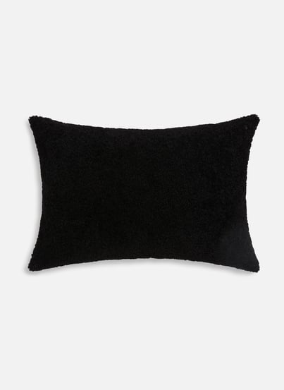 Housse de coussin effet mouton AU PRINTEMPS PARIS Housse de coussin effet mouton AU PRINTEMPS PARIS