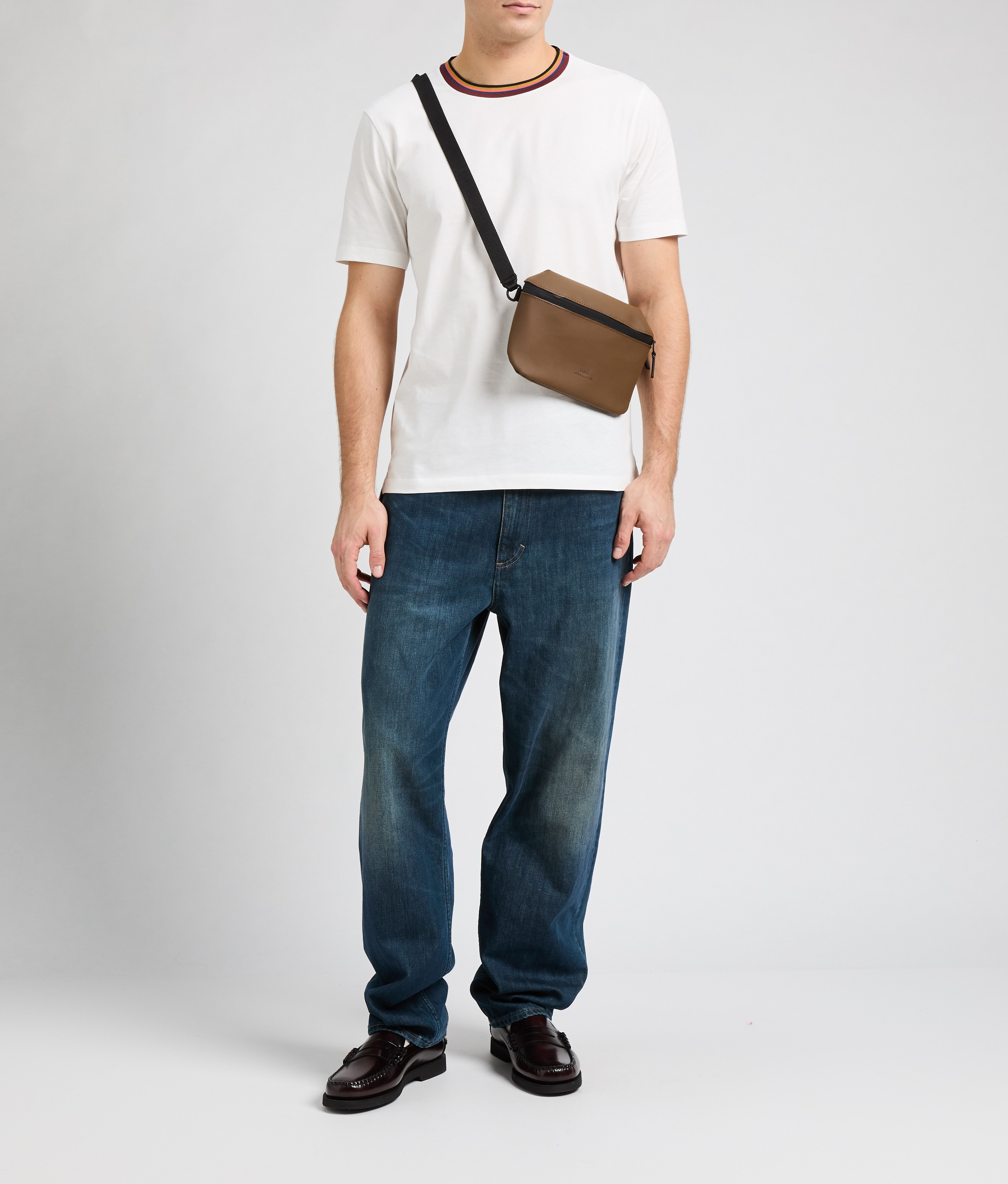 T-shirt with coloured stripes on the collar White