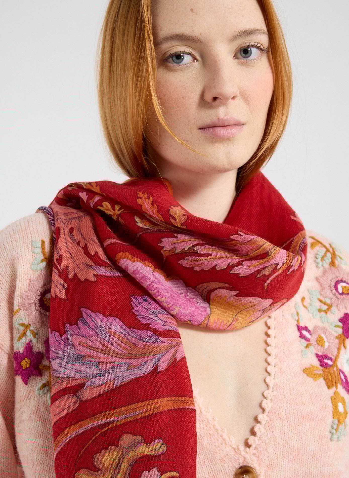 Echarpe finition effilochée en laine INOUITOOSH Multicolore