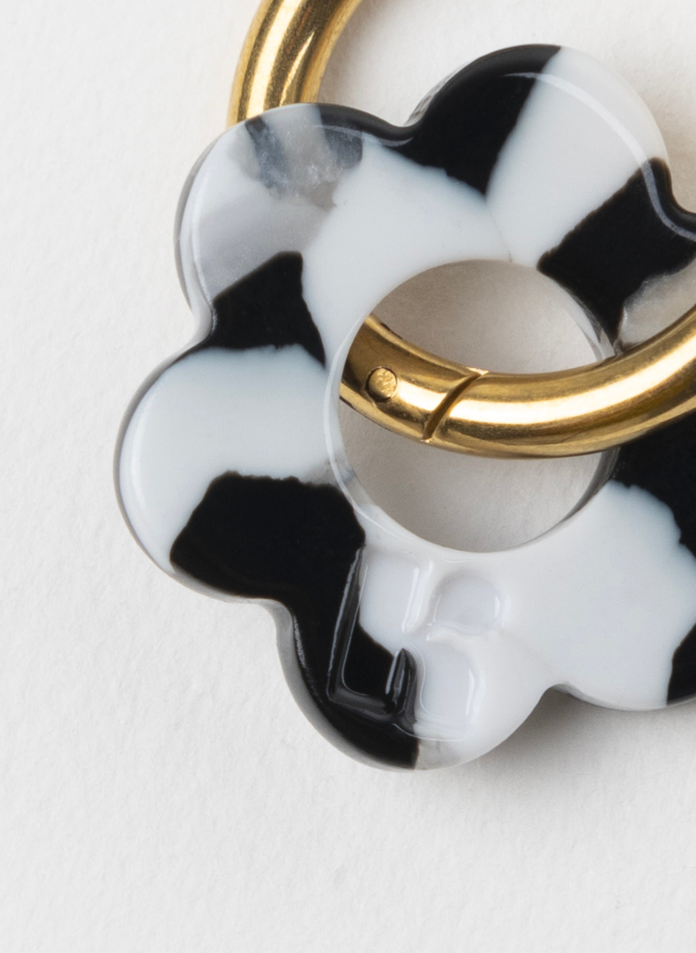 Boucles d'oreilles baby fleurette avec anneaux en acier inoxydable argenté Noir