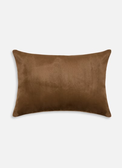Housse de coussin en vison AU PRINTEMPS PARIS Housse de coussin en vison AU PRINTEMPS PARIS
