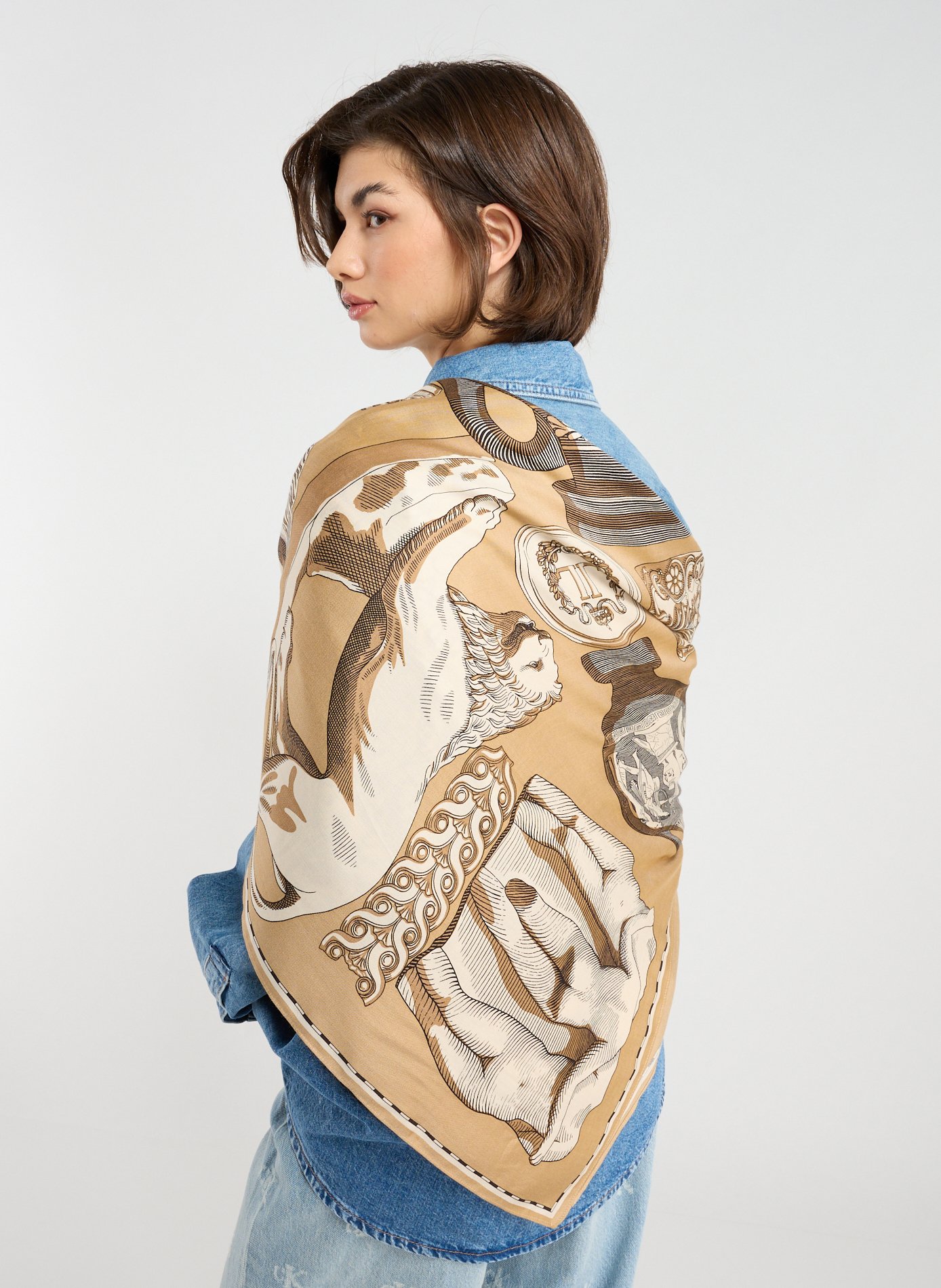 Foulard à motif en soie Archives INOUITOOSH Multicolore