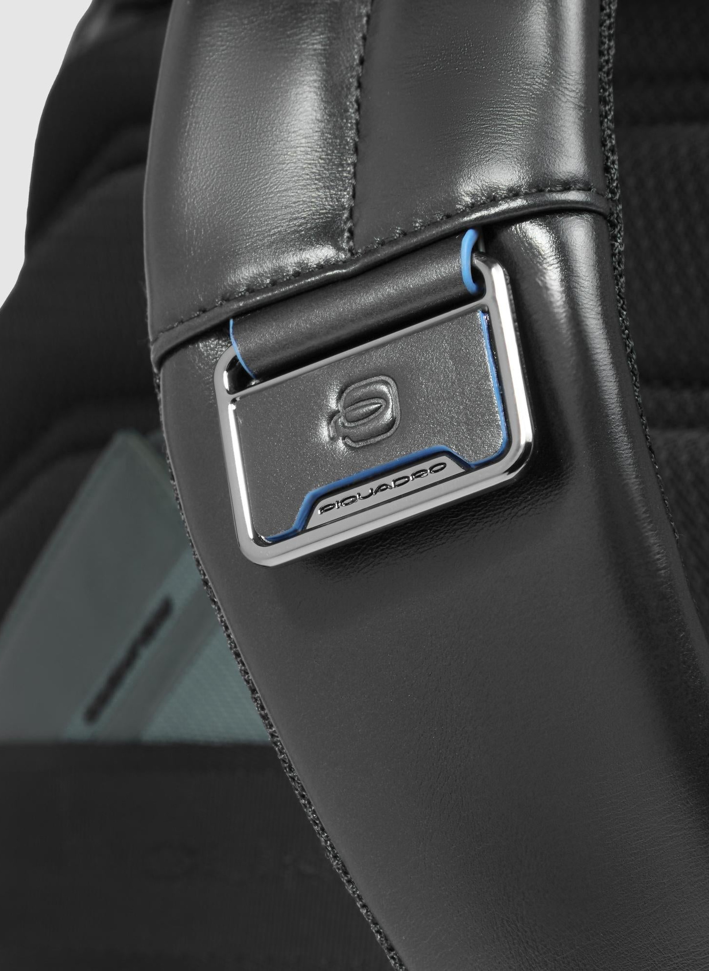 Sac à dos personnalisable pour ordinateur 14" PIQUADRO Noir