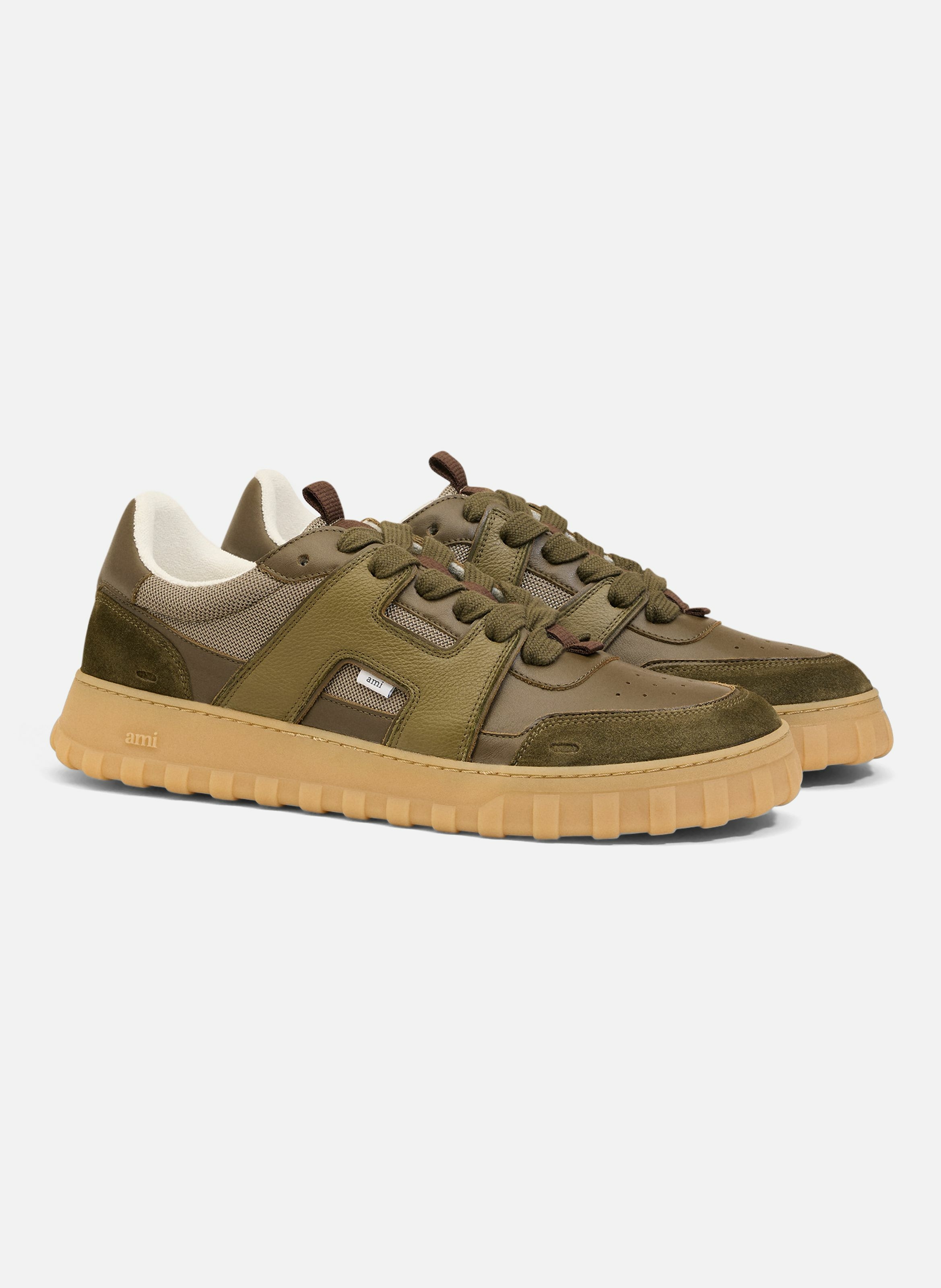 Baskets a walk basses en cuir lisse unisexes AMI PARIS Vert
