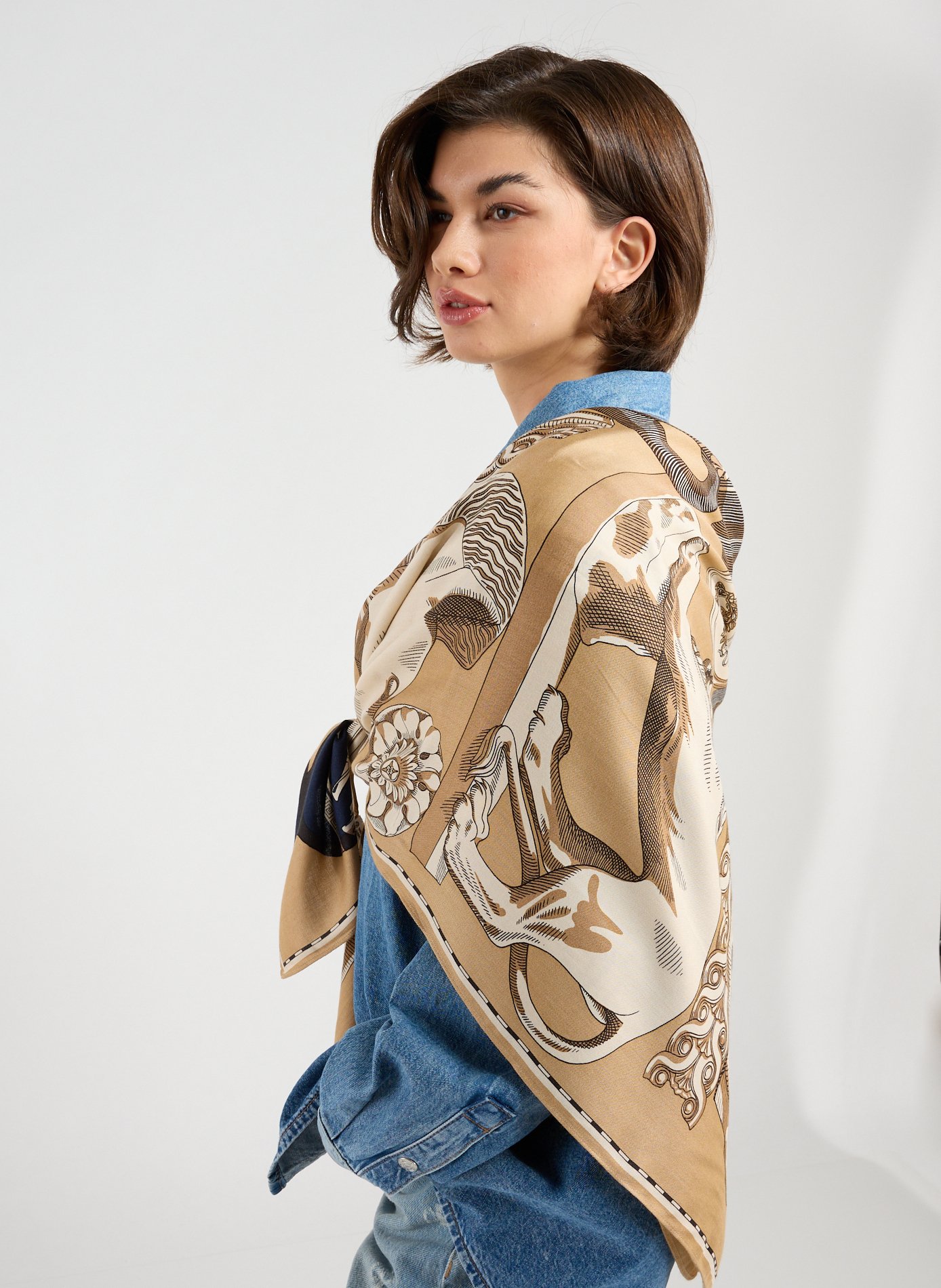 Foulard à motif en soie Archives INOUITOOSH Multicolore