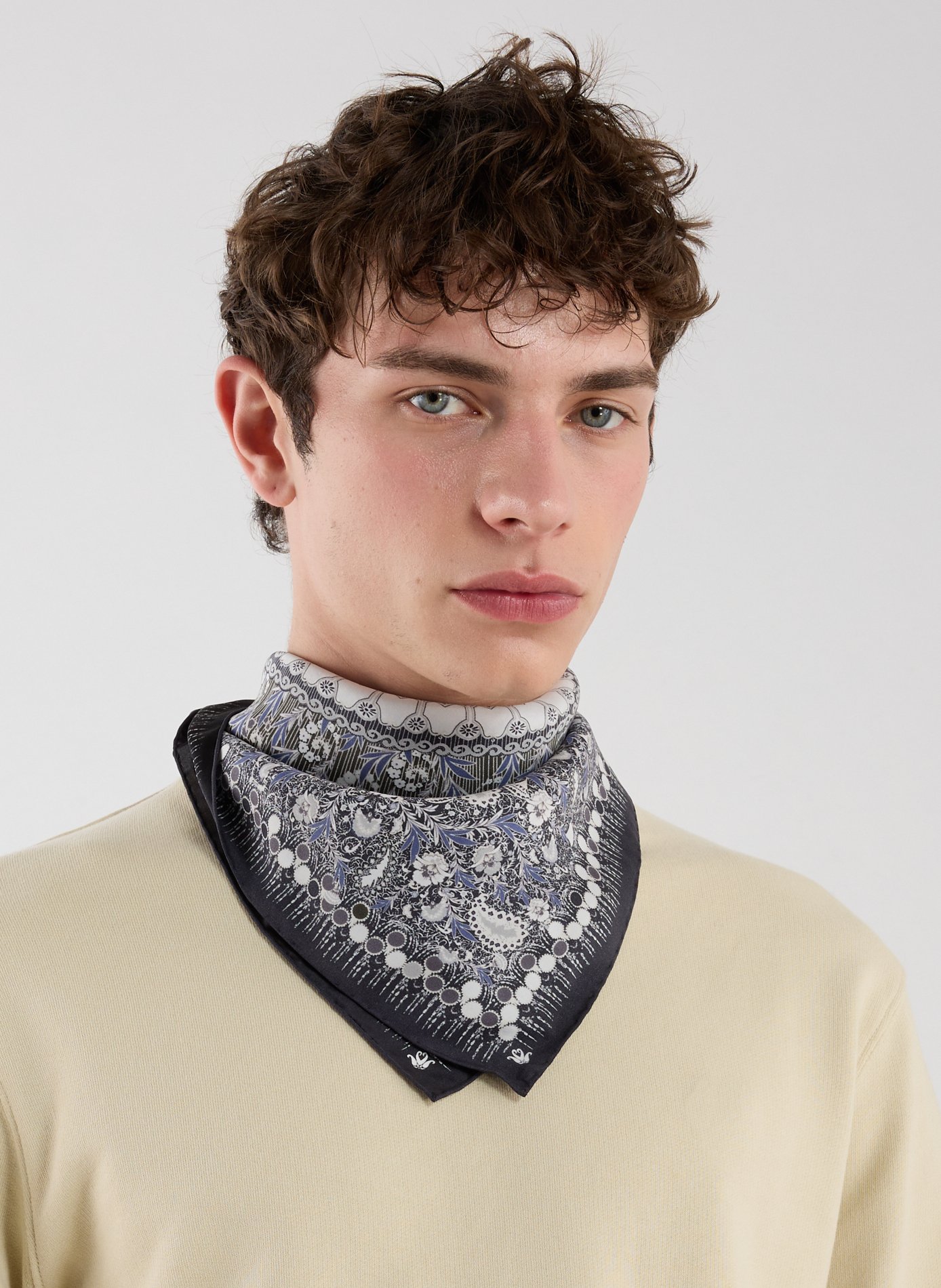 Square silk scarf PETRUSSE Black