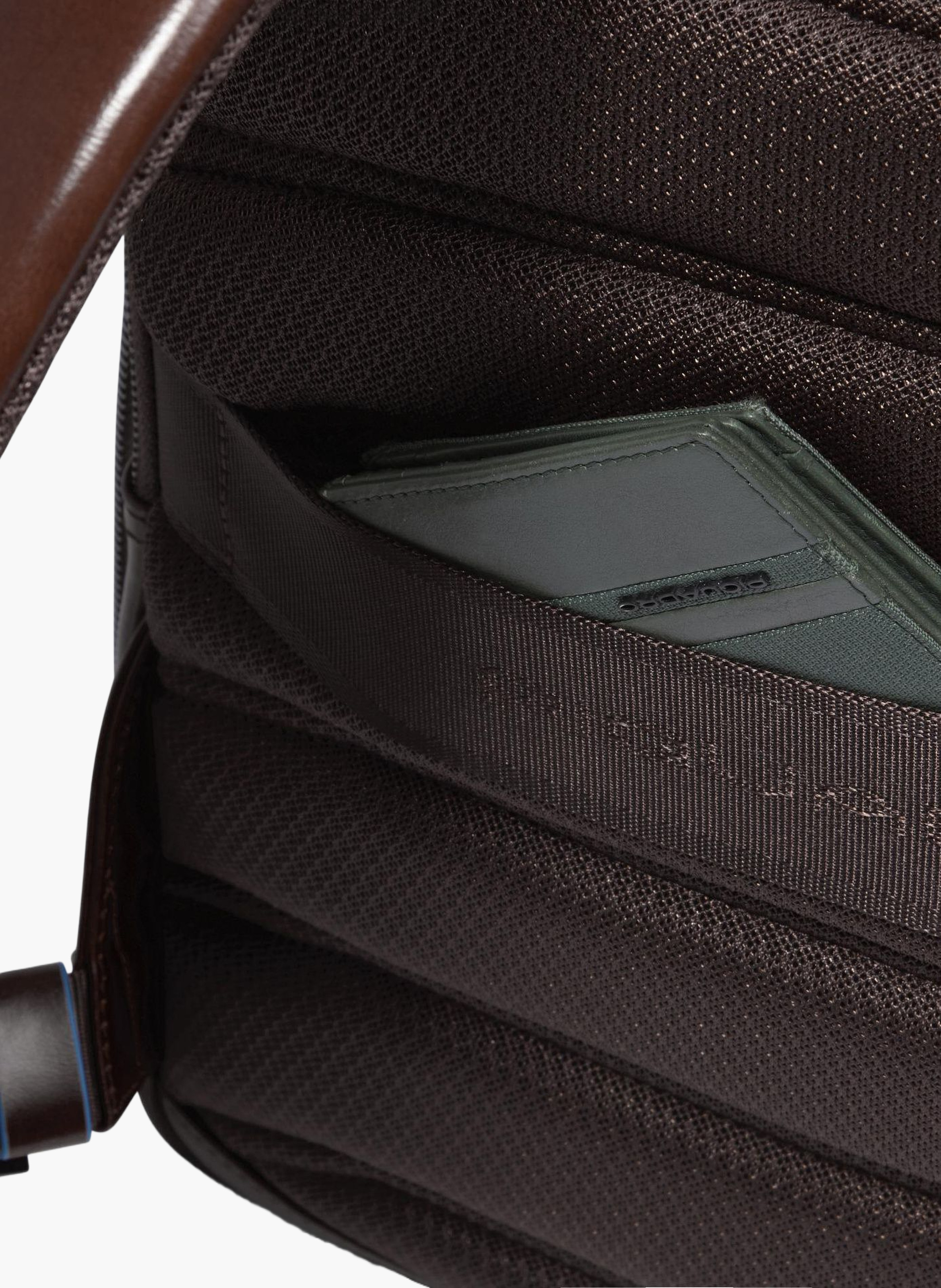 Sac à dos personnalisable pour ordinateur 14" PIQUADRO Marron