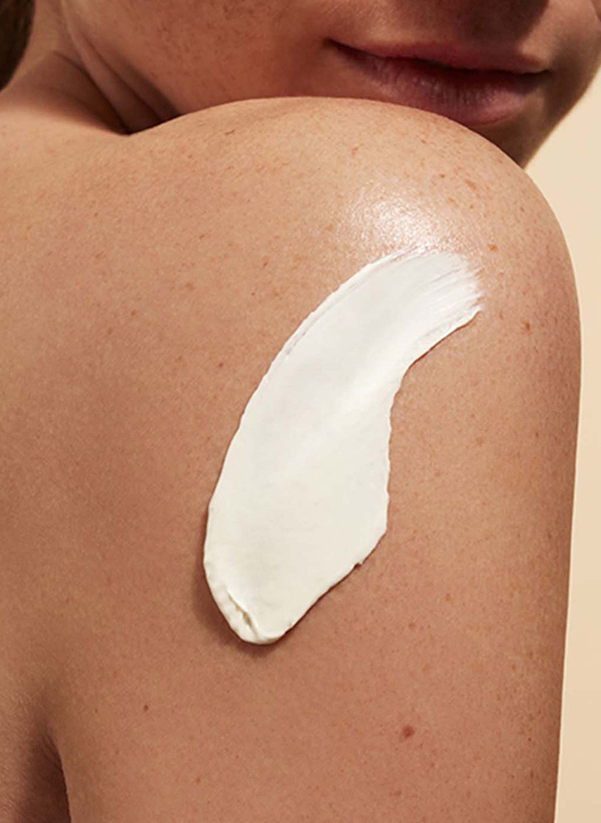 Youth Sunscreen - Very High Protection SPF 50+ - Body Care UVB/UVA 50+ CLARINS No color