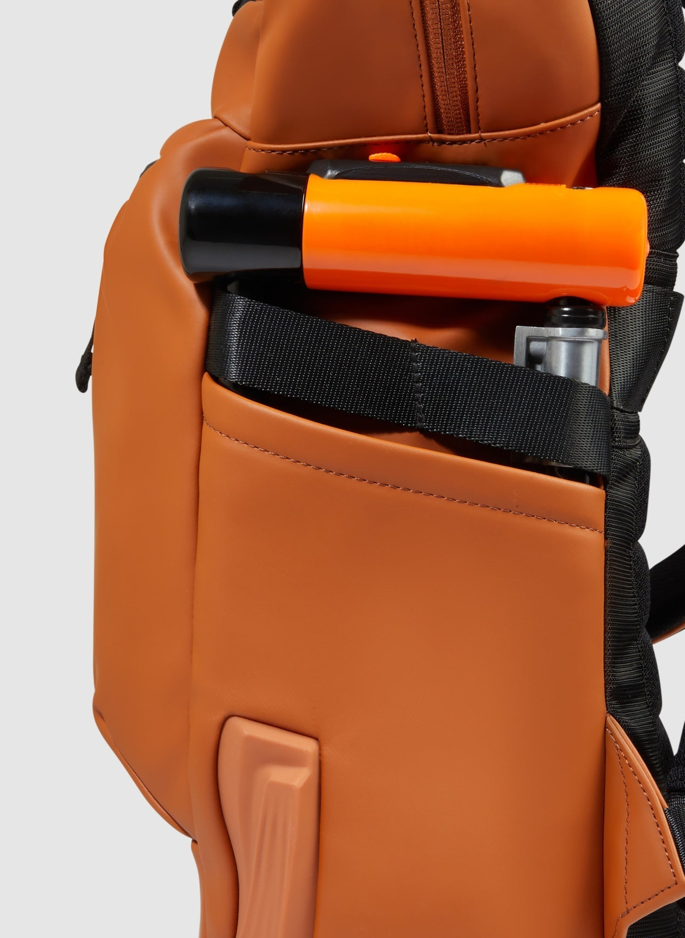 Sac à dos roll-top déperlant pour ordinateur 15,6" PIQUADRO Marron