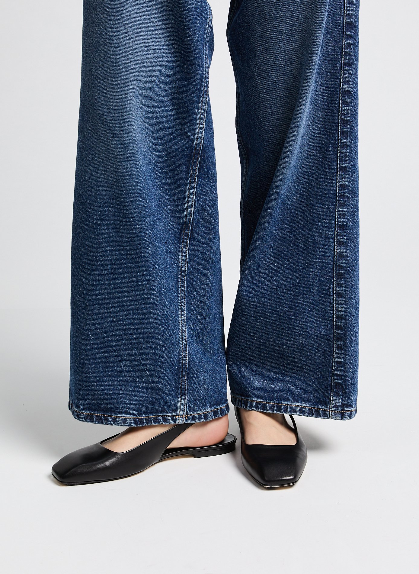 Sandales plates Geraldine AEYDE Noir