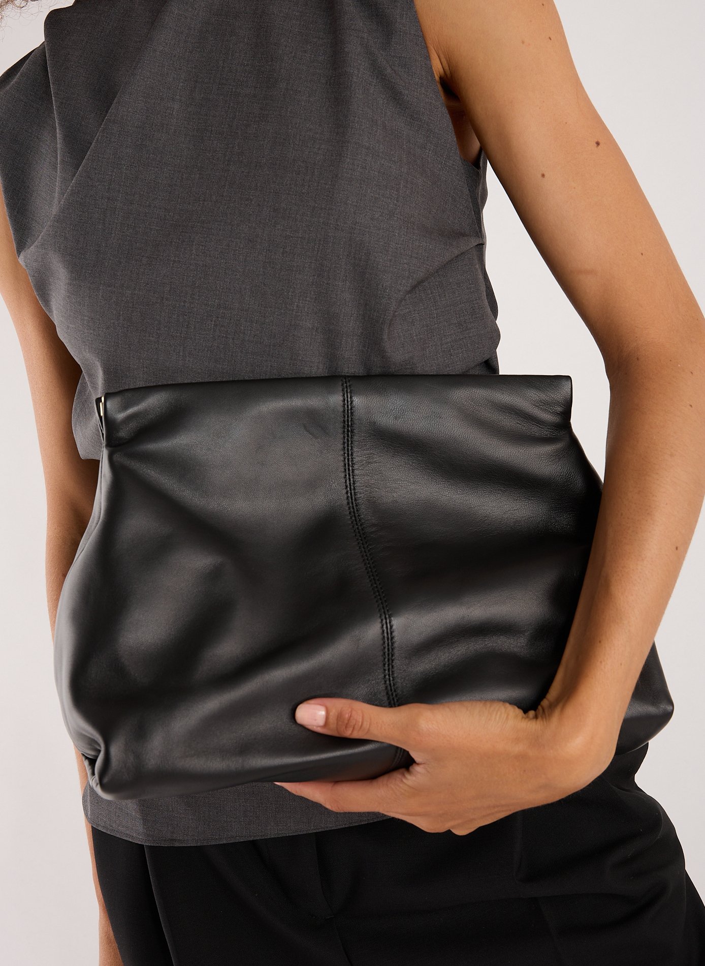 Clay leather clutch FLATTERED Black