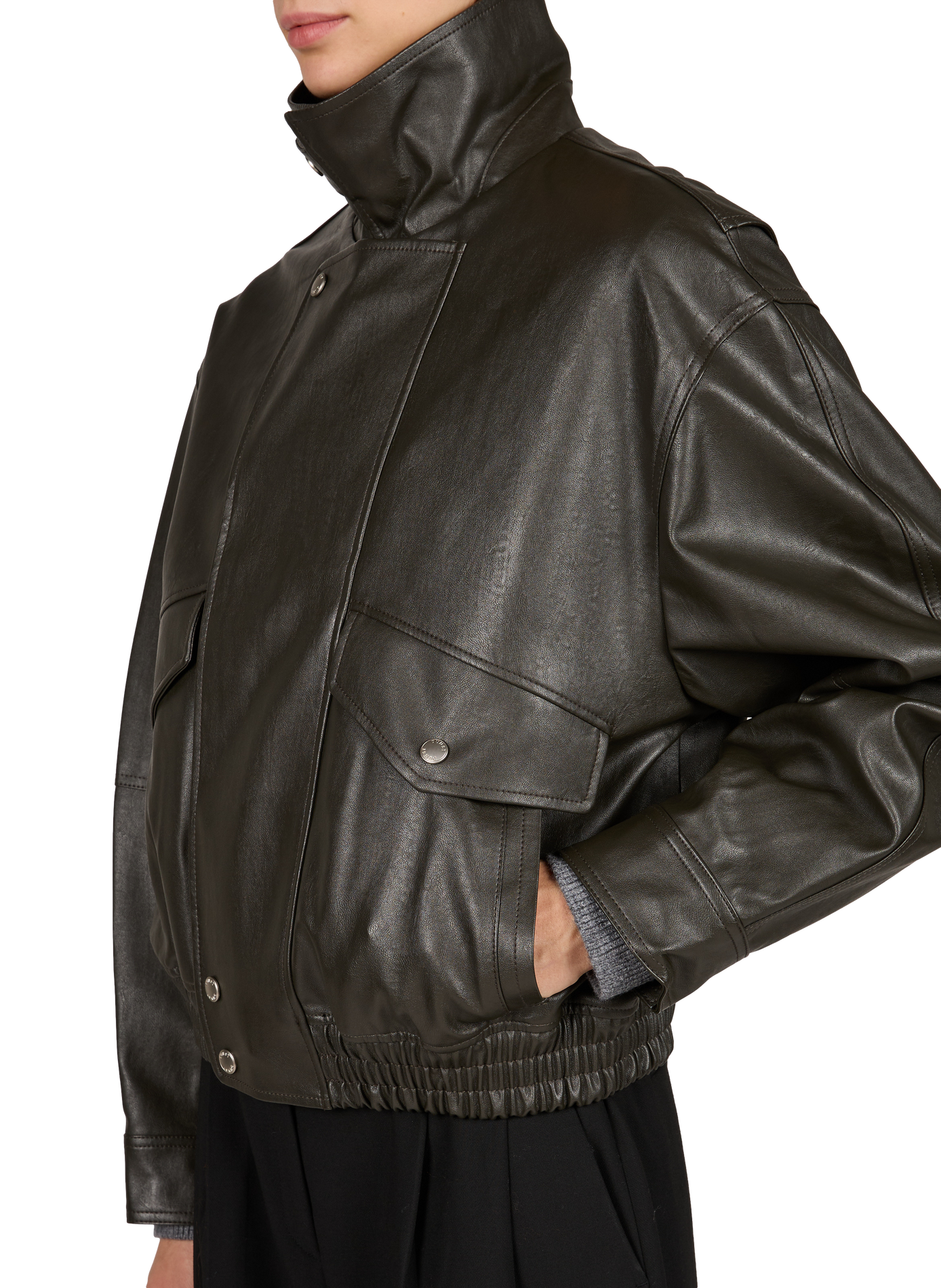 Loose fit jacket with classic zippered collar. DUNST Grey