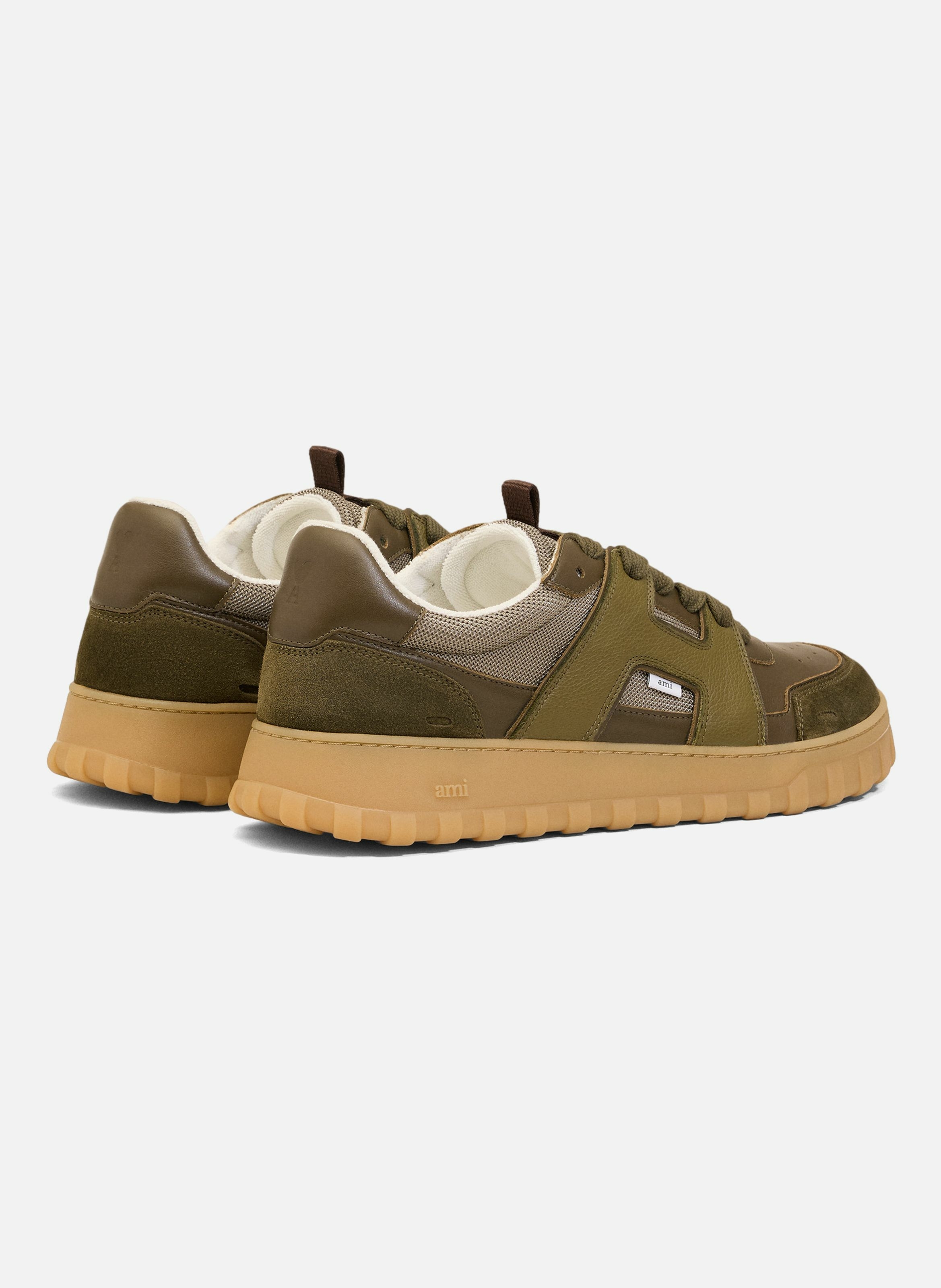 Baskets a walk basses en cuir lisse unisexes AMI PARIS Vert