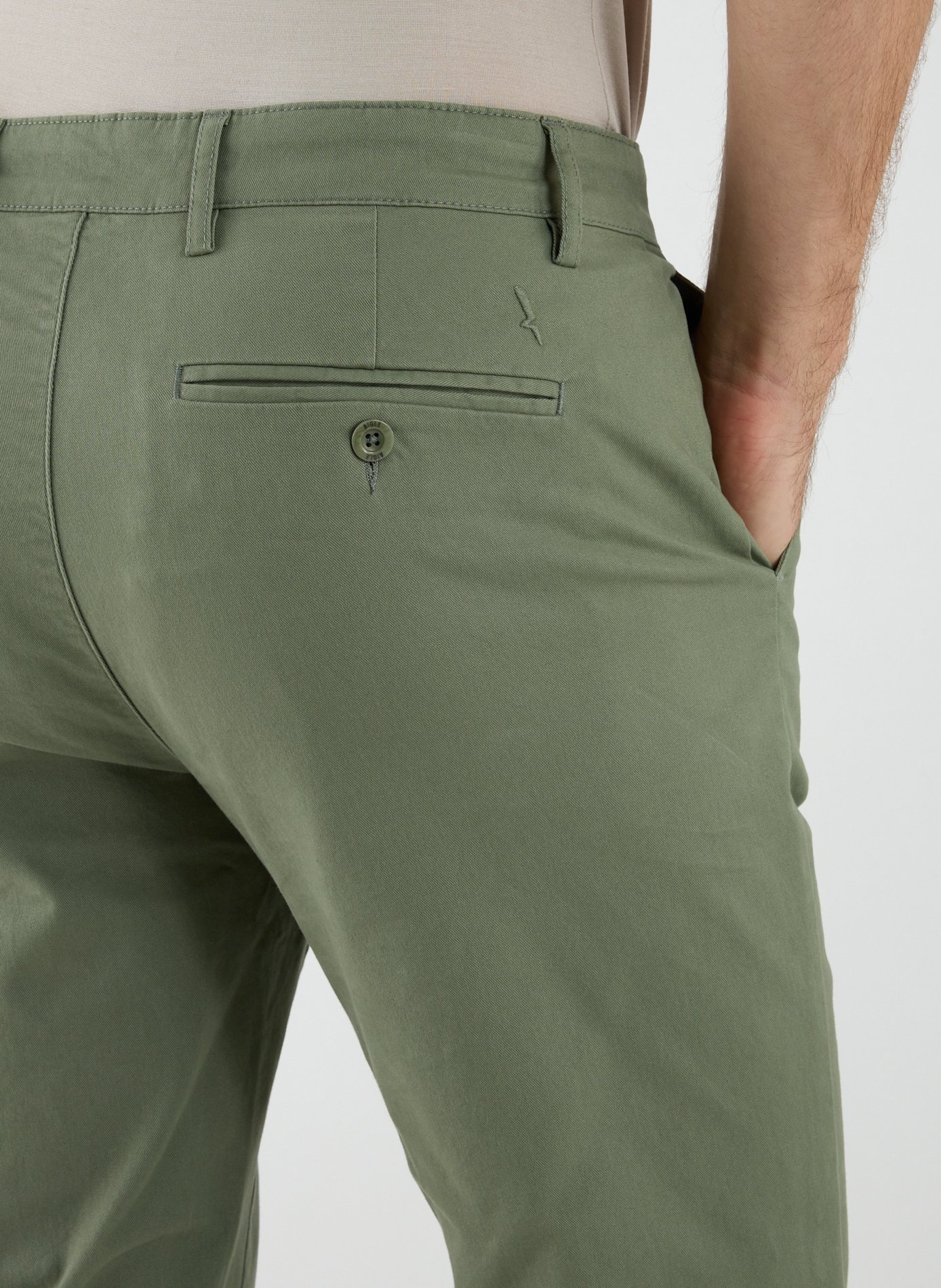 Pantalon slim en coton mélangé AIGLE Vert