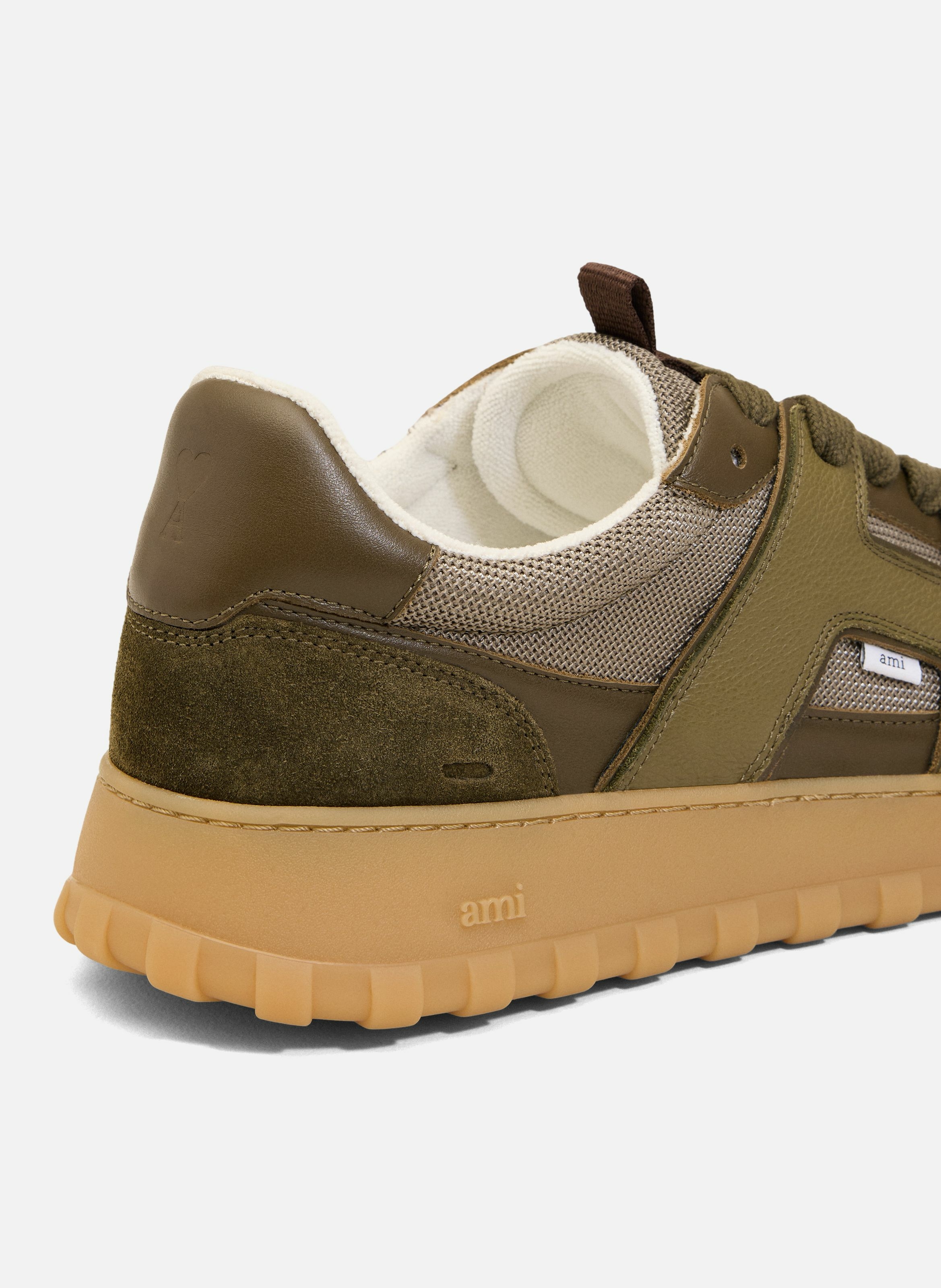 Baskets a walk basses en cuir lisse unisexes AMI PARIS Vert