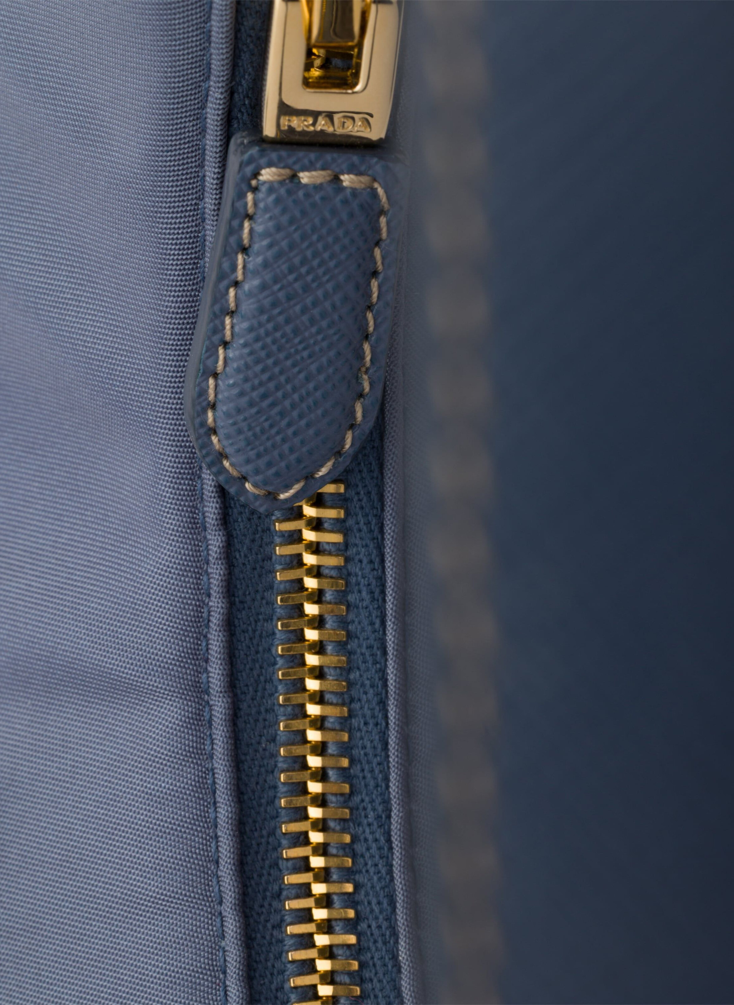 Mini sac prada re-edition 2005 en re-nylon PRADA Bleu