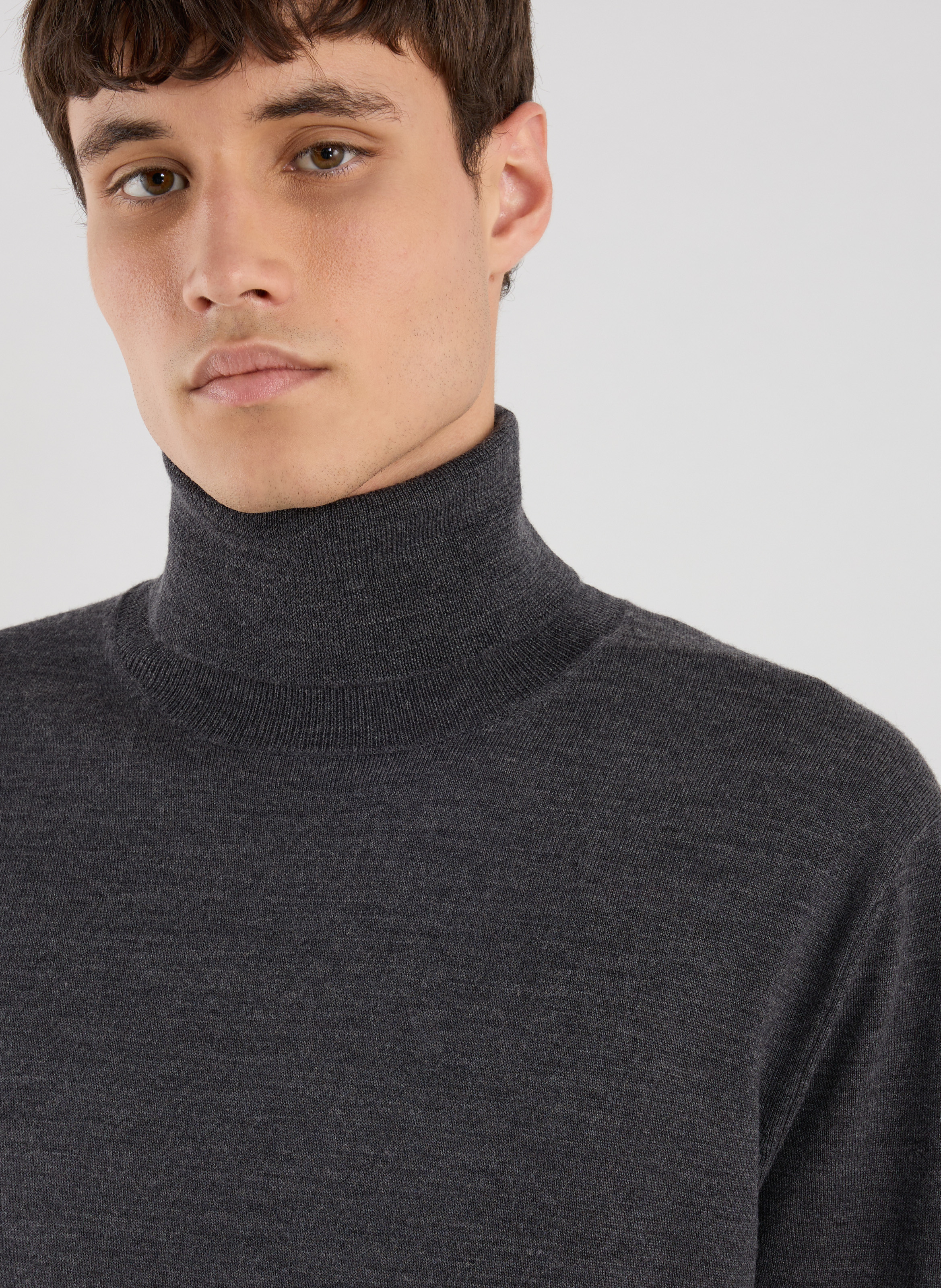 Pull col roulé en laine mérinos Gris