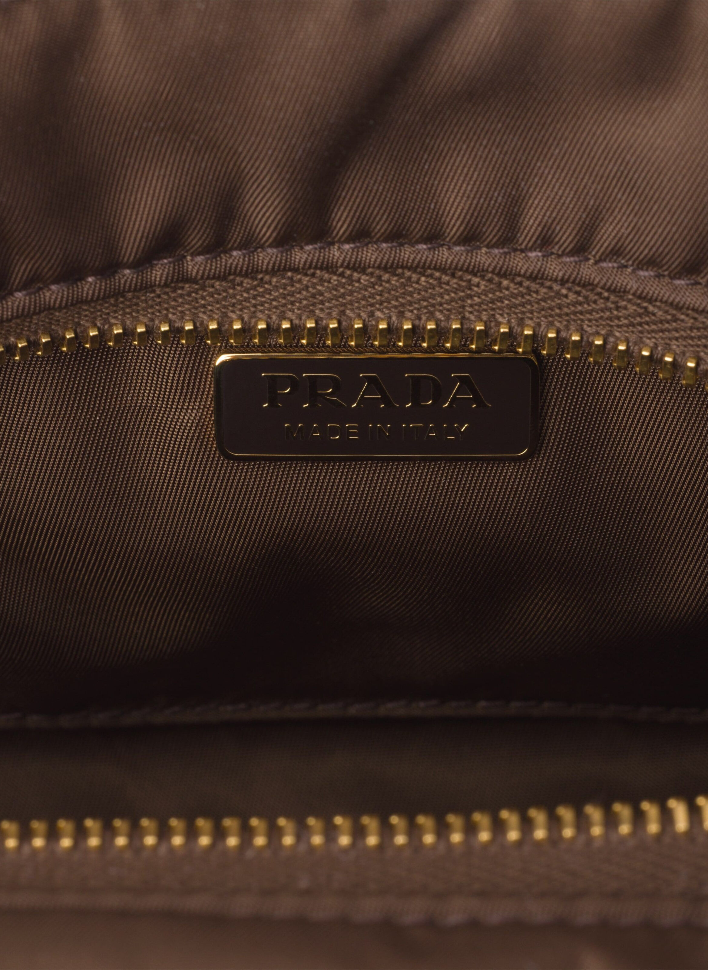 Sac porté épaule  prada explore en re-nylon moyen PRADA Marron