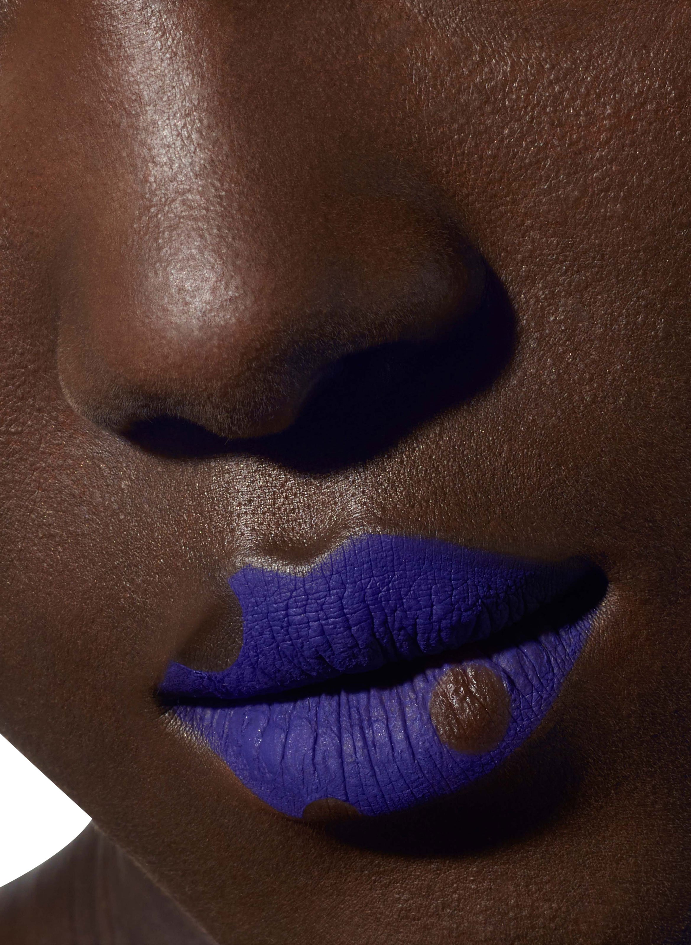 Crayon Taupe Black OFF-WHITE BEAUTY Imprint: maze